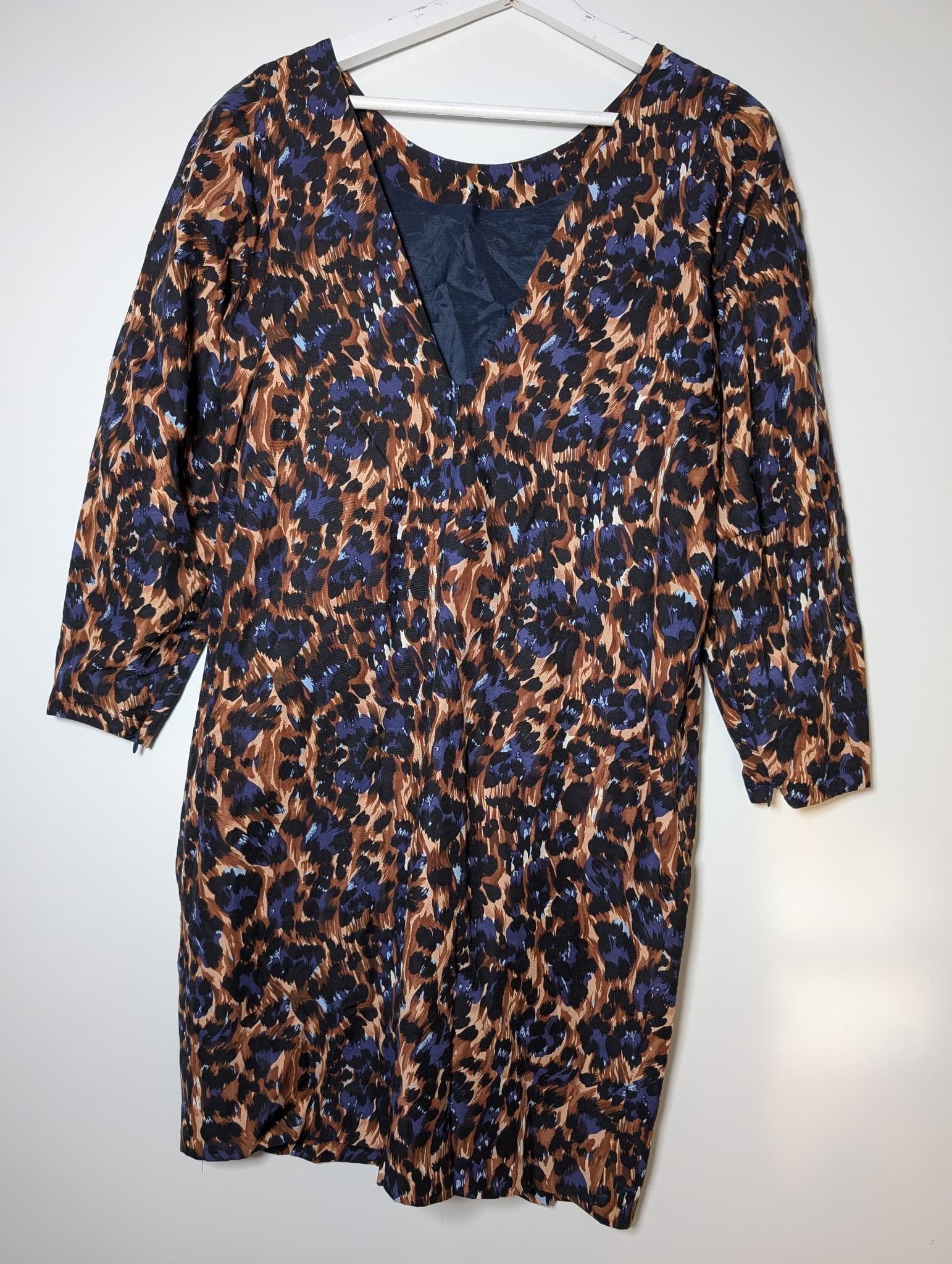 Camilla and Marc Leopard Print Shift Dress Women's Size 12 — photo 4 of 7