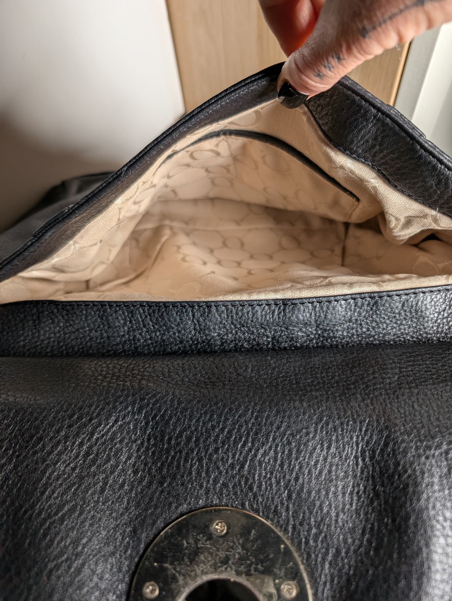 Oroton Leather Satchel Black Gold Hardware — photo 4 of 4