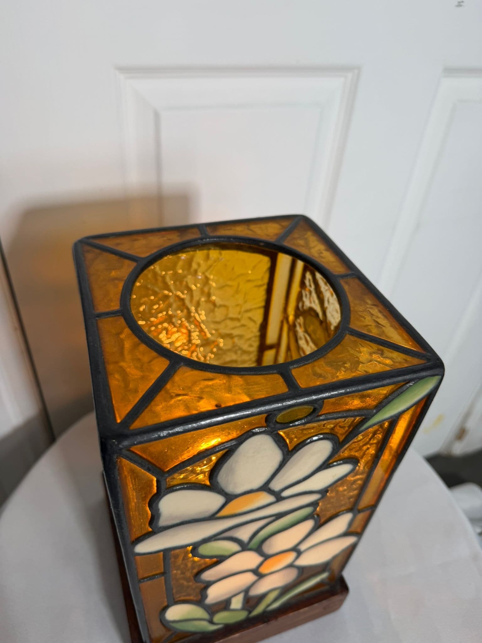 Vintage Leadlight Works Peaston Floral Stained Glass Table Lamp — photo 5 of 8