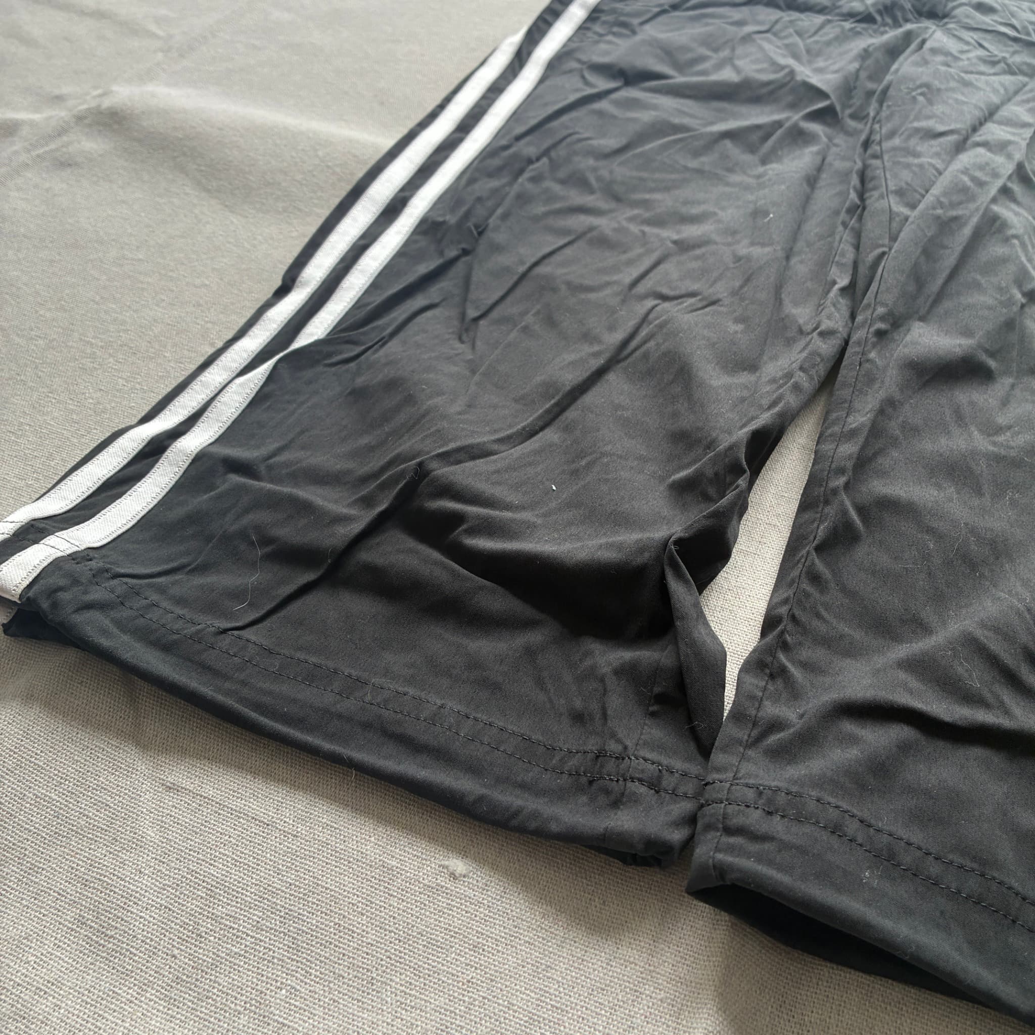 Adidas Women's Black Three-Stripe Athletic Capri Pants Size M — photo 2 of 6