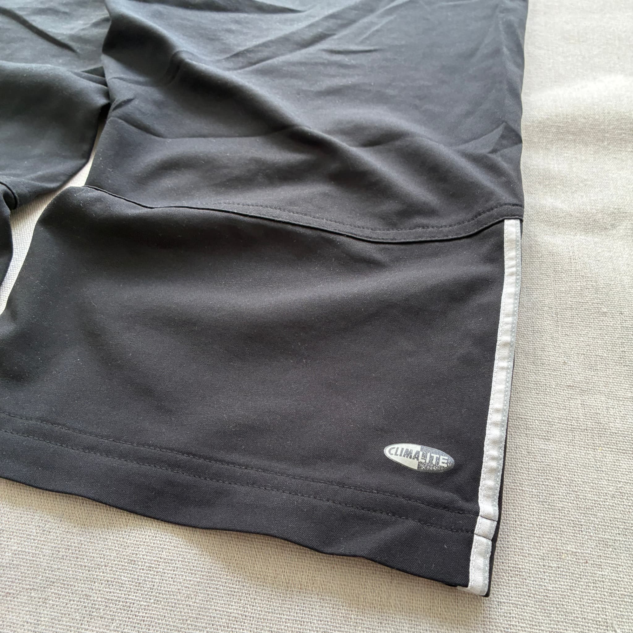 Adidas Women's Black Three-Stripe Performance Capris Size M — photo 6 of 7