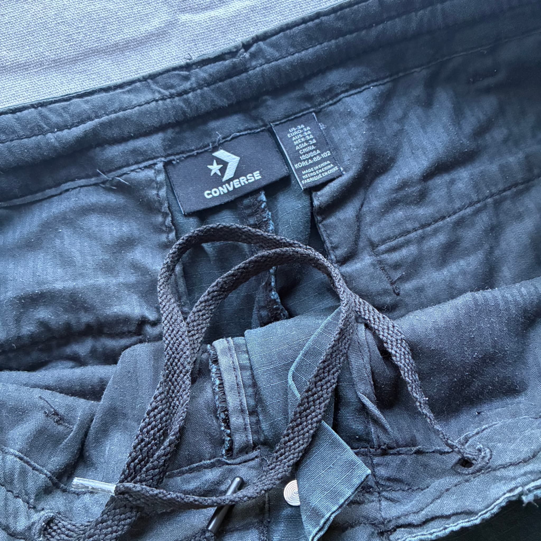 Converse Men's Black Cargo Shorts Baggy Vintage 2000s Release Size 34 — photo 4 of 7