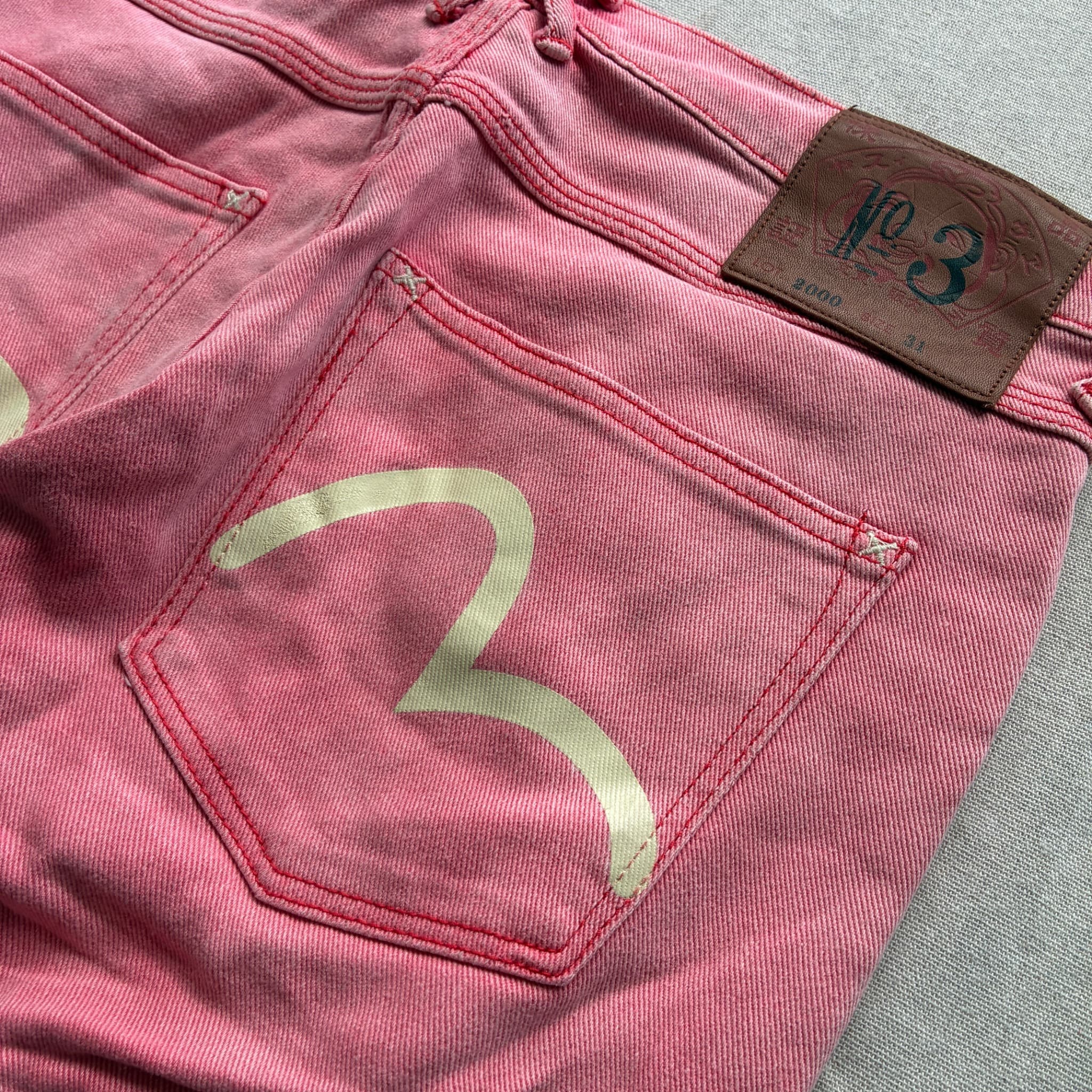 Evisu Red Denim Shorts Baggy Vintage 2000s Release Size 31 — photo 6 of 7
