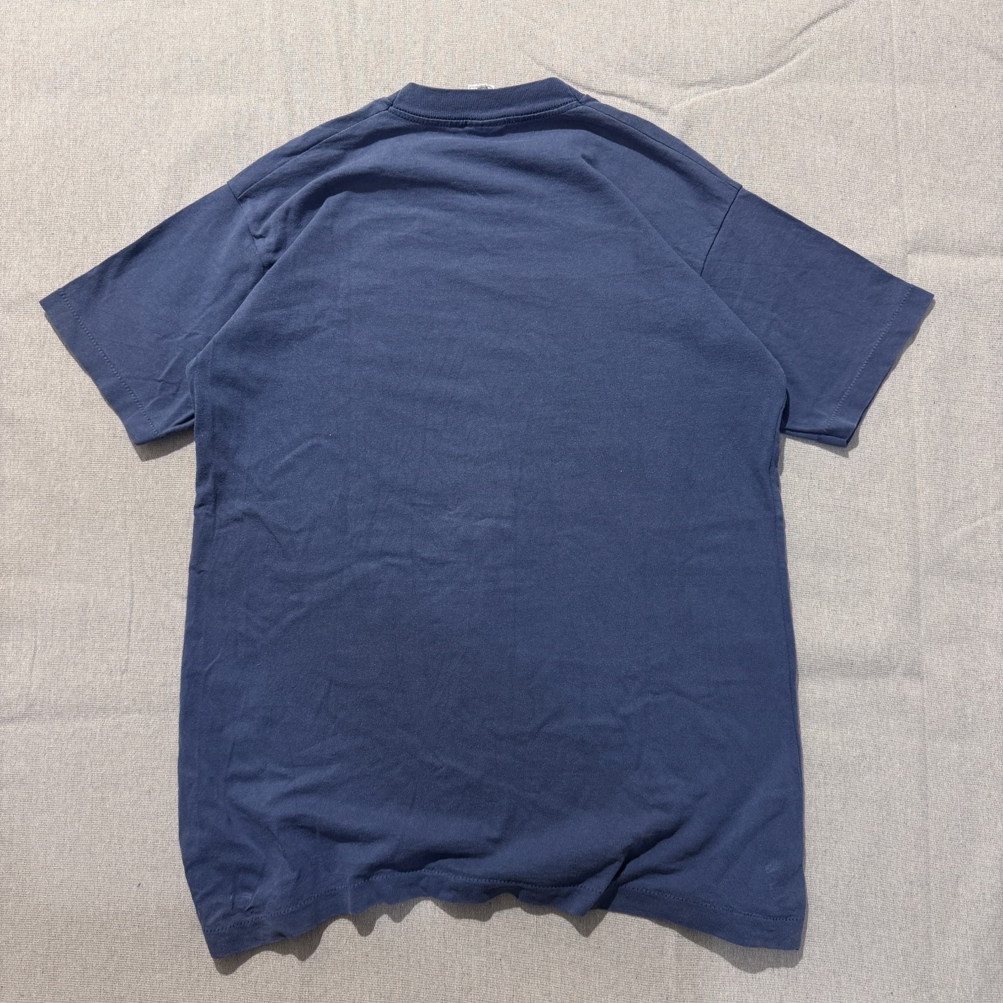 Vintage 90s Fruit Of The Loom Wolf Dreamcatcher Graphic T-Shirt Blue XL — photo 7 of 8