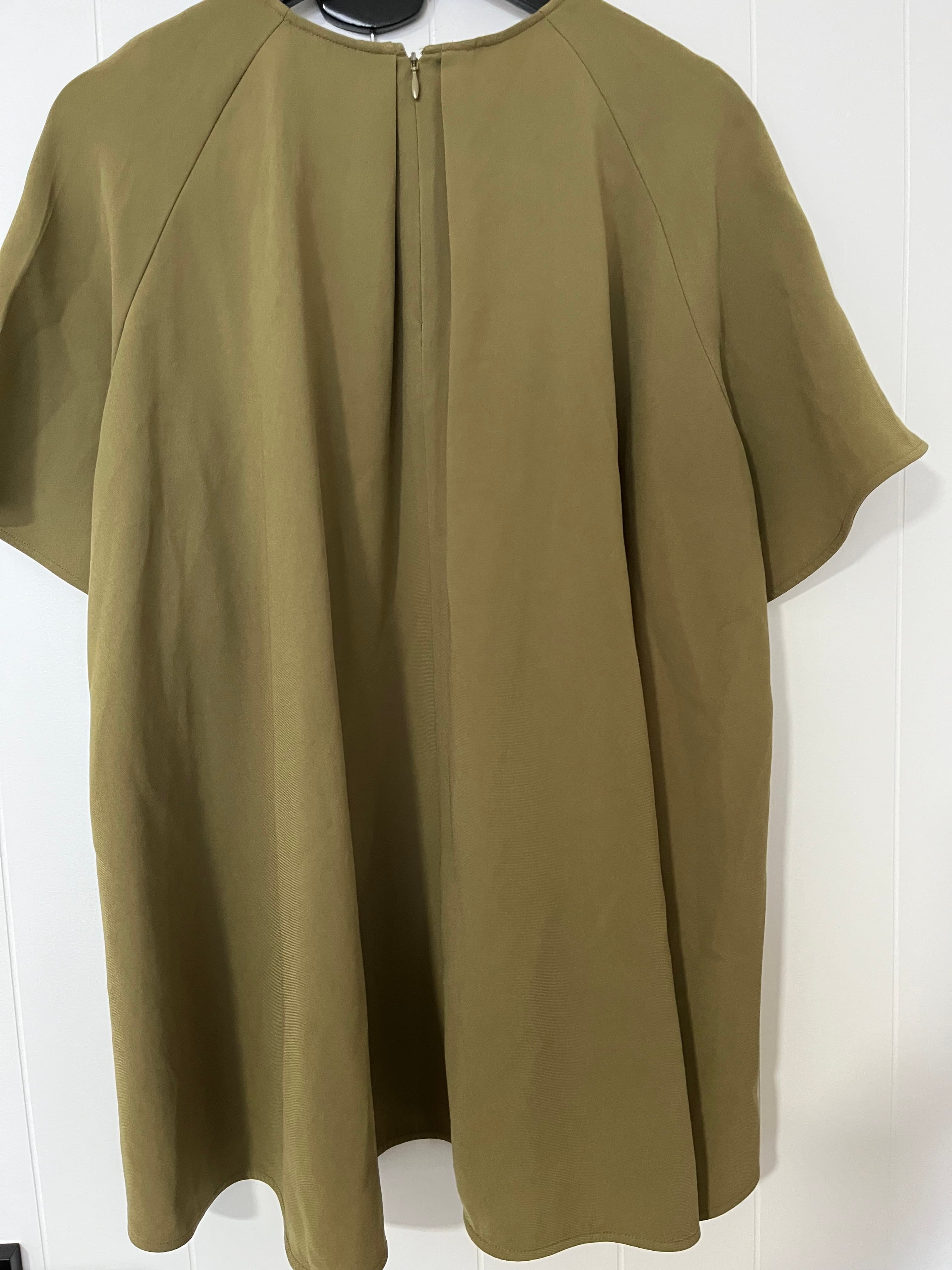 Country Road Olive Green Pleated Back Blouse Size M — photo 3 of 5