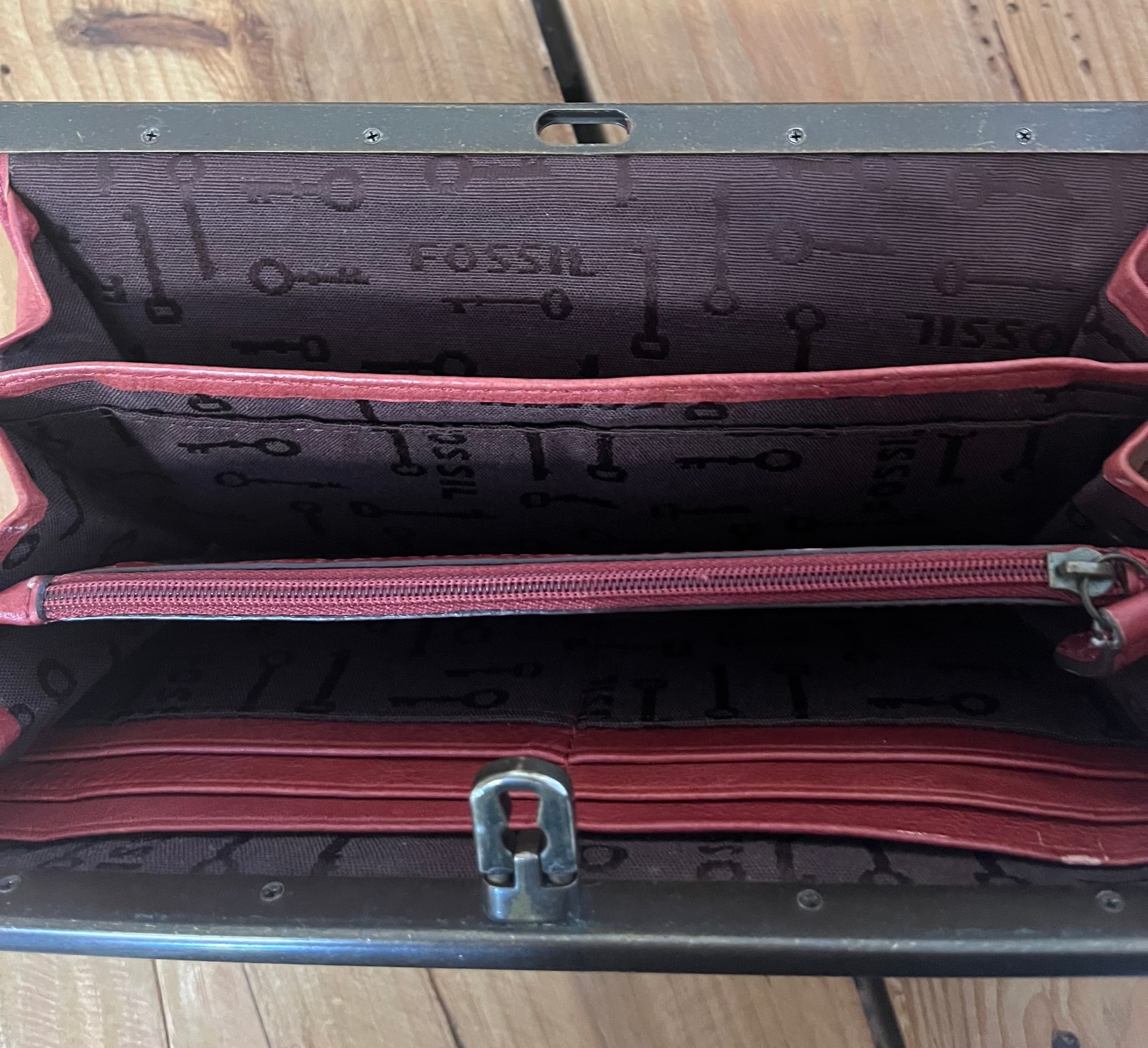 Fossil Red Leather Clutch Wallet With Metal Clasp — photo 6 of 6