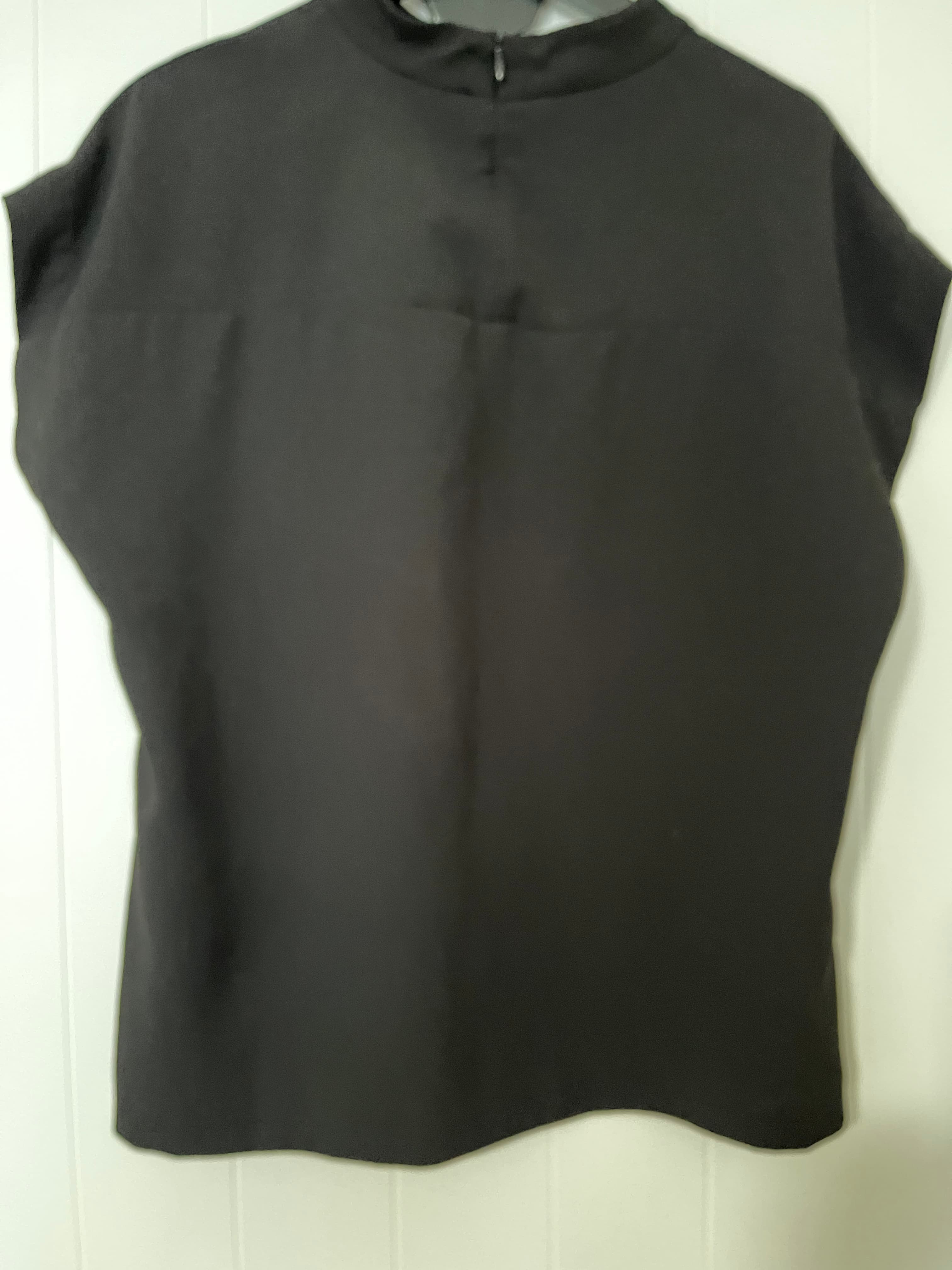 Seed Heritage Black Mock Neck Cap Sleeve Top Size 10 — photo 5 of 6
