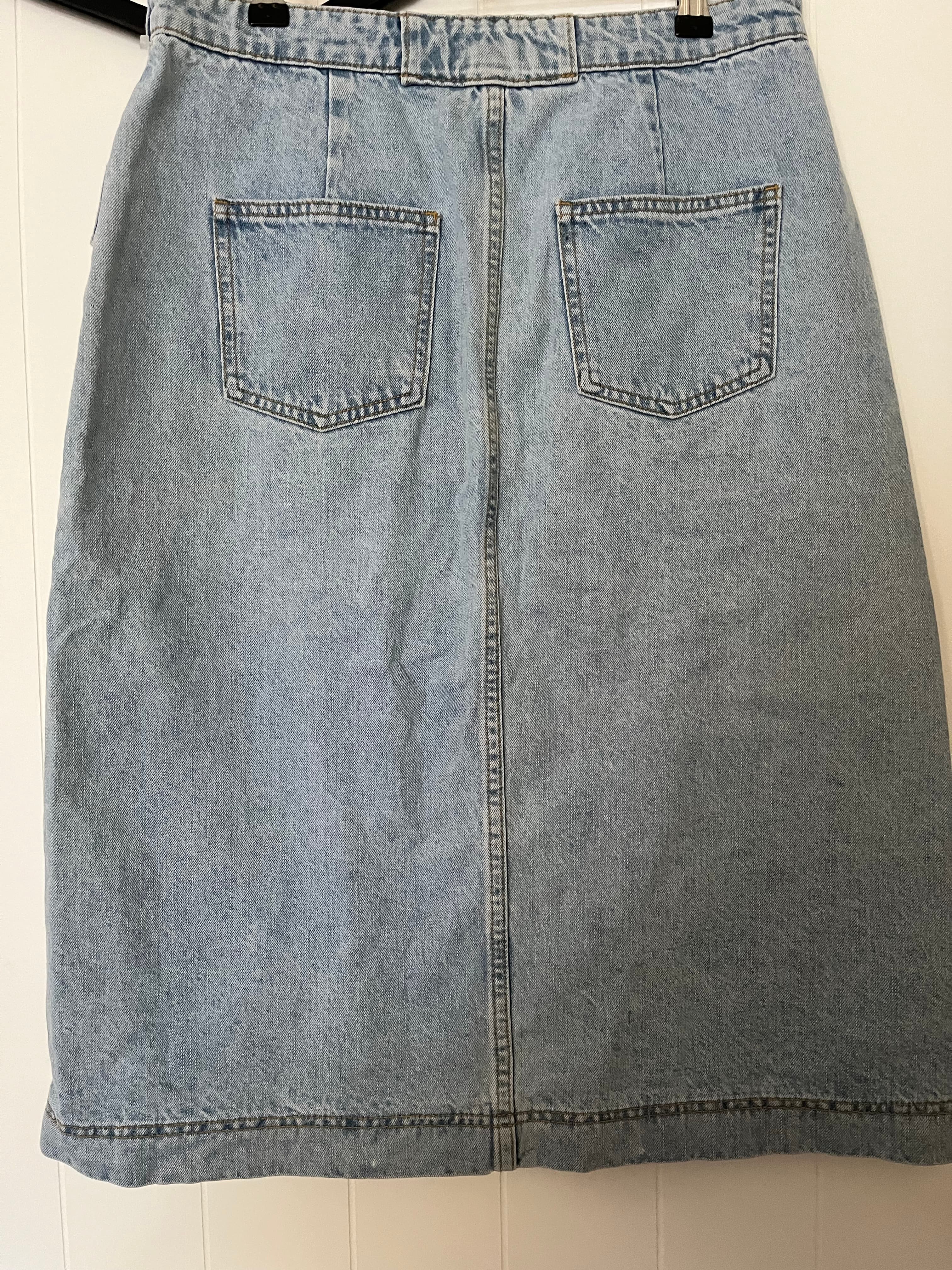seed Light Wash Denim Button-Front Utility Skirt Size 10 — photo 2 of 3