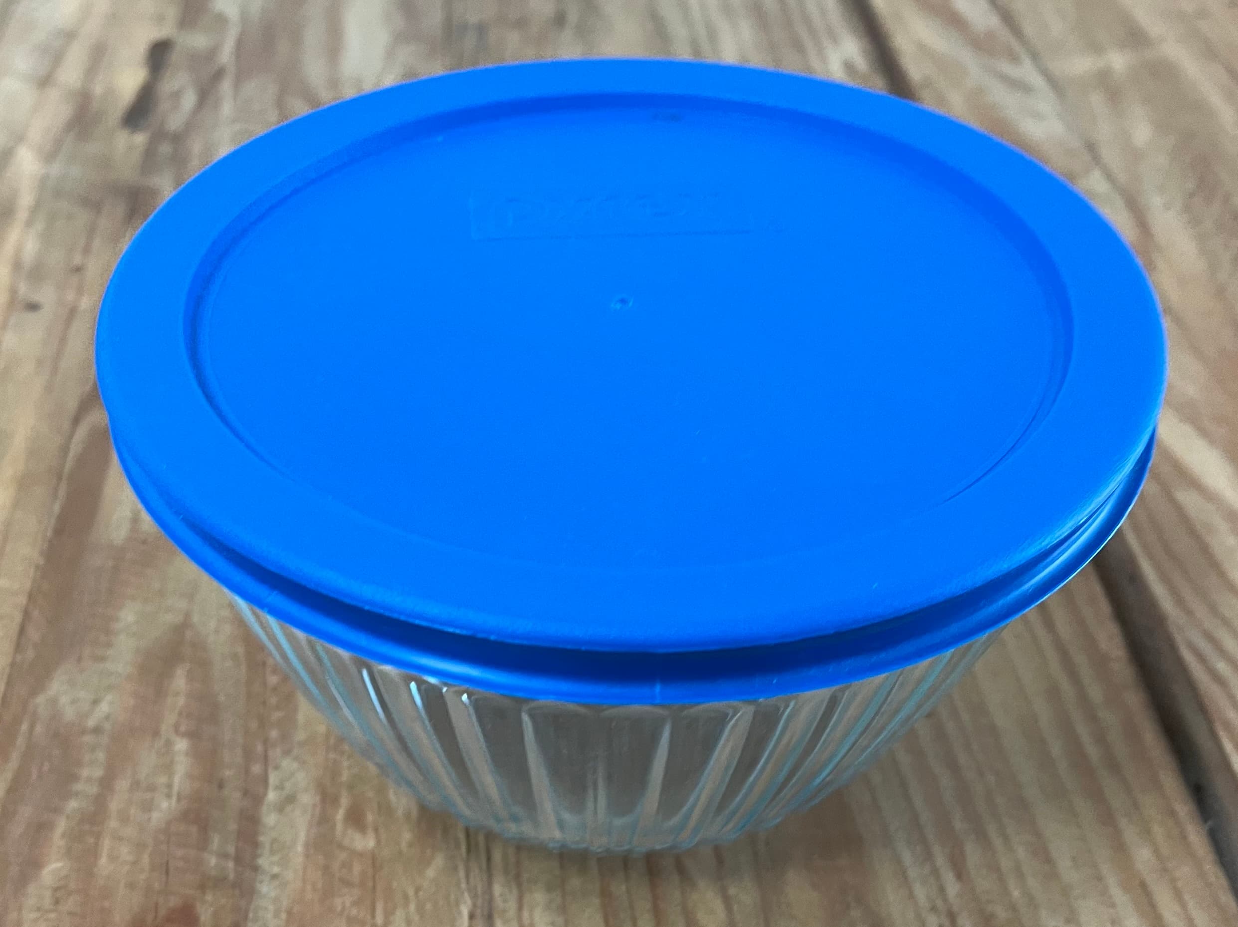 Vintage Pyrex Fluted Glass Mixing Bowl With Blue Lid 7401-PC