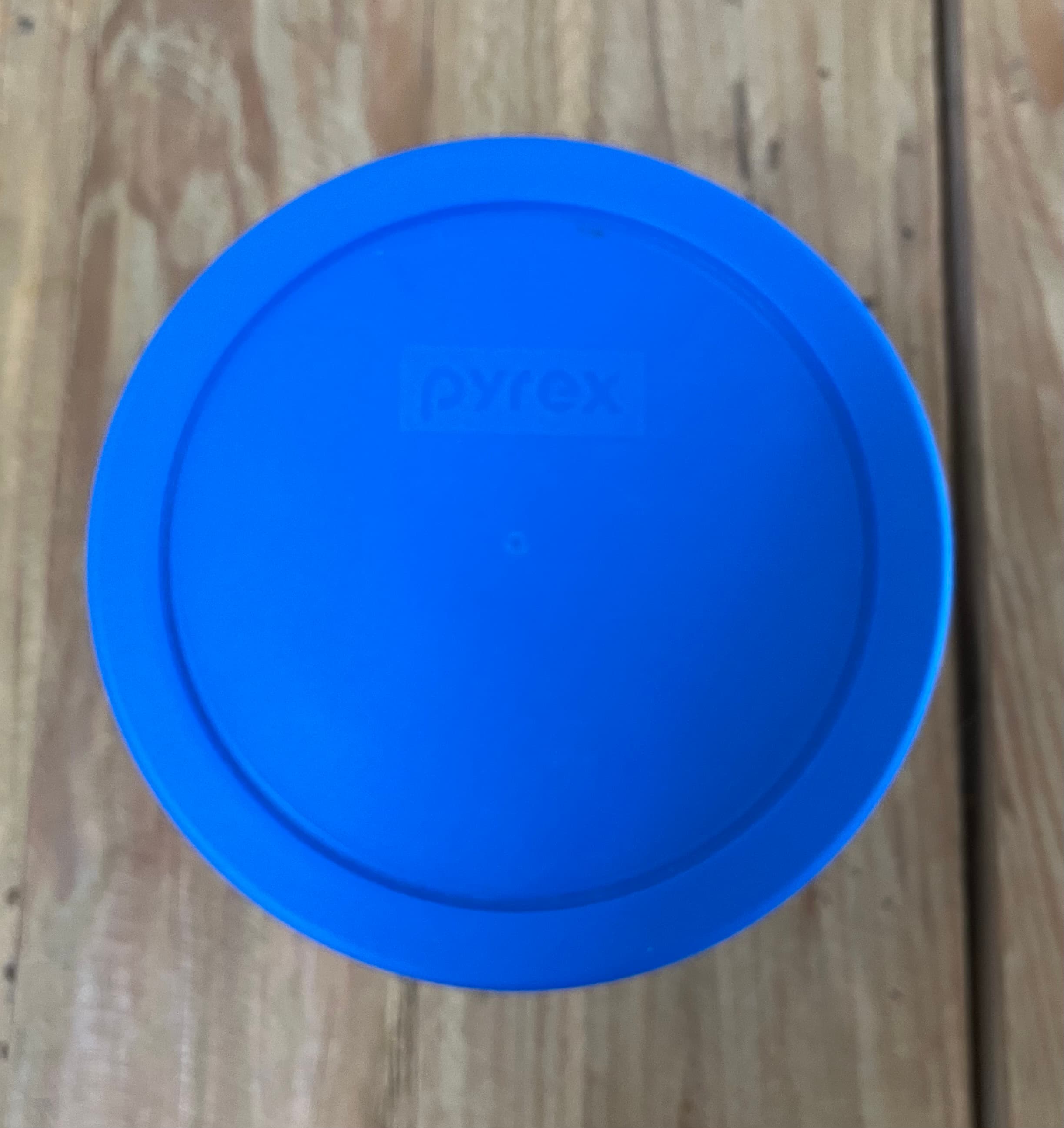 Vintage Pyrex Fluted Glass Mixing Bowl With Blue Lid 7401-PC — photo 2 of 6