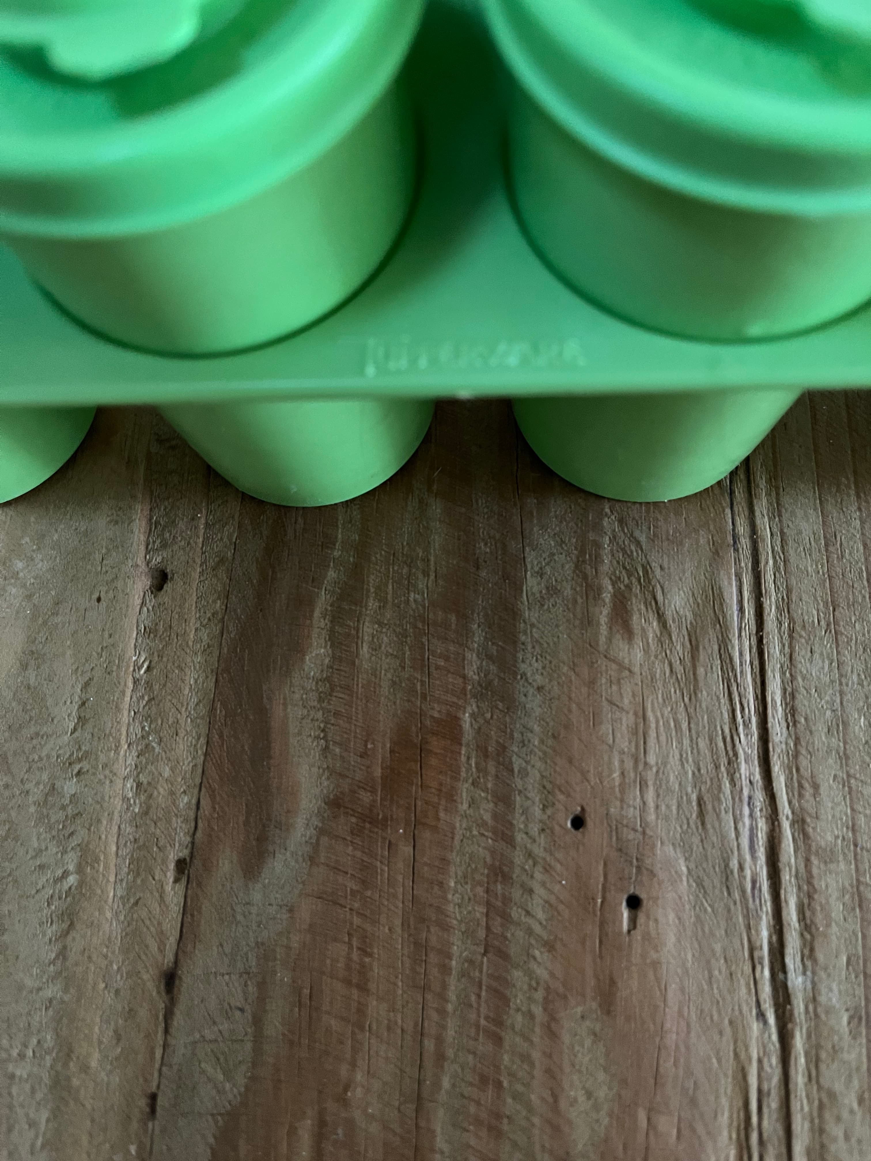 Vintage Tupperware Wall-Mount Spice Rack With 4 Mini Canisters Green — photo 5 of 5