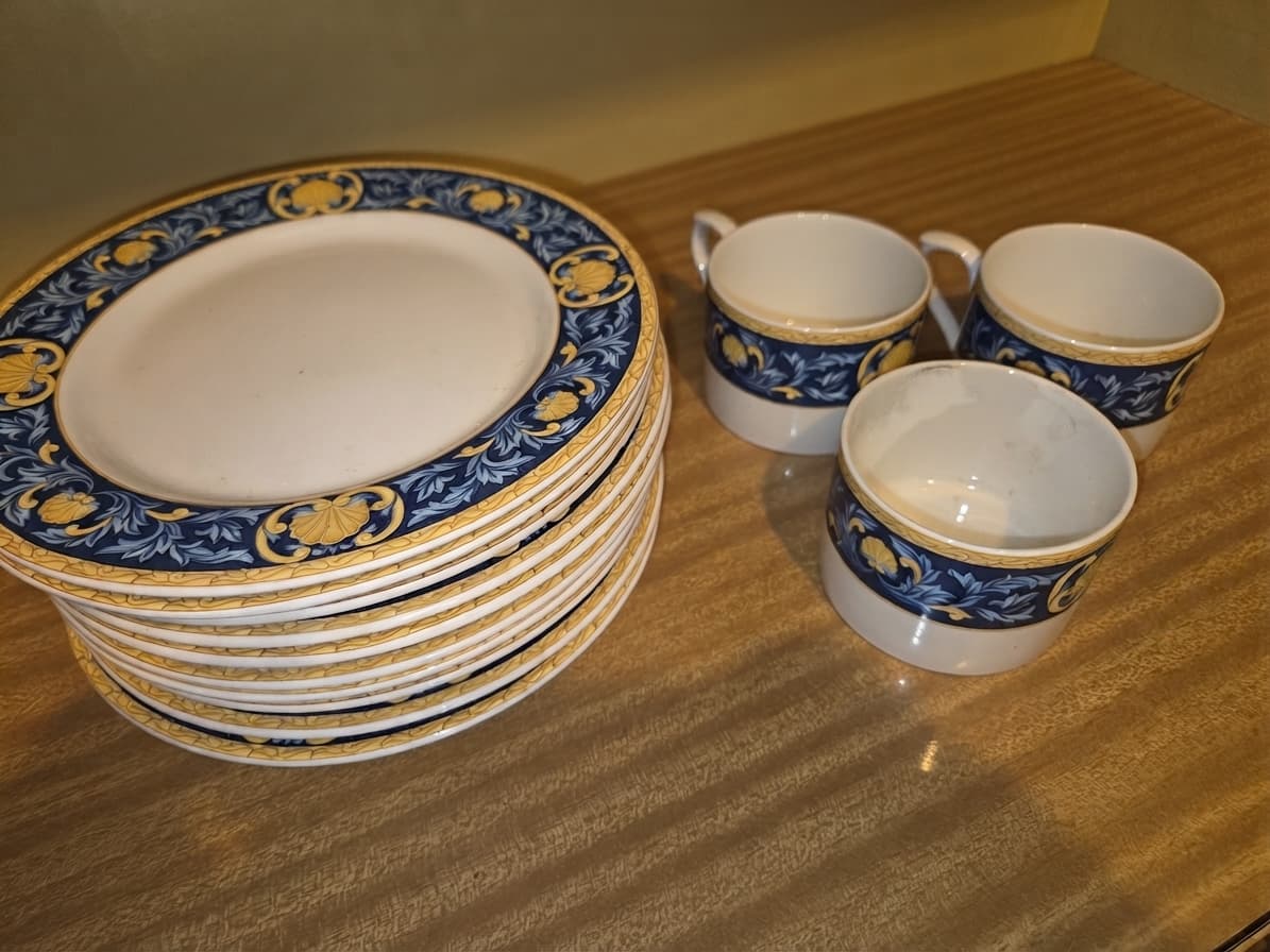 Heritage 1054 Chelsea Dinnerware Set - Blue and Gold