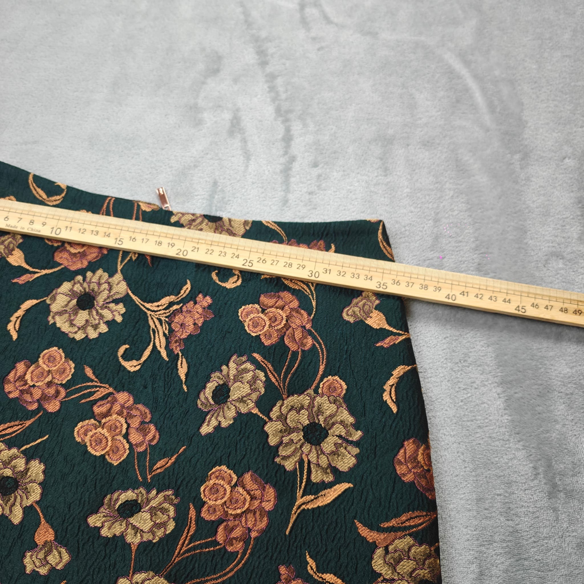 Cue Australia Floral Jacquard Mini Skirt - Dark Green & Gold Size 6 — photo 3 of 6