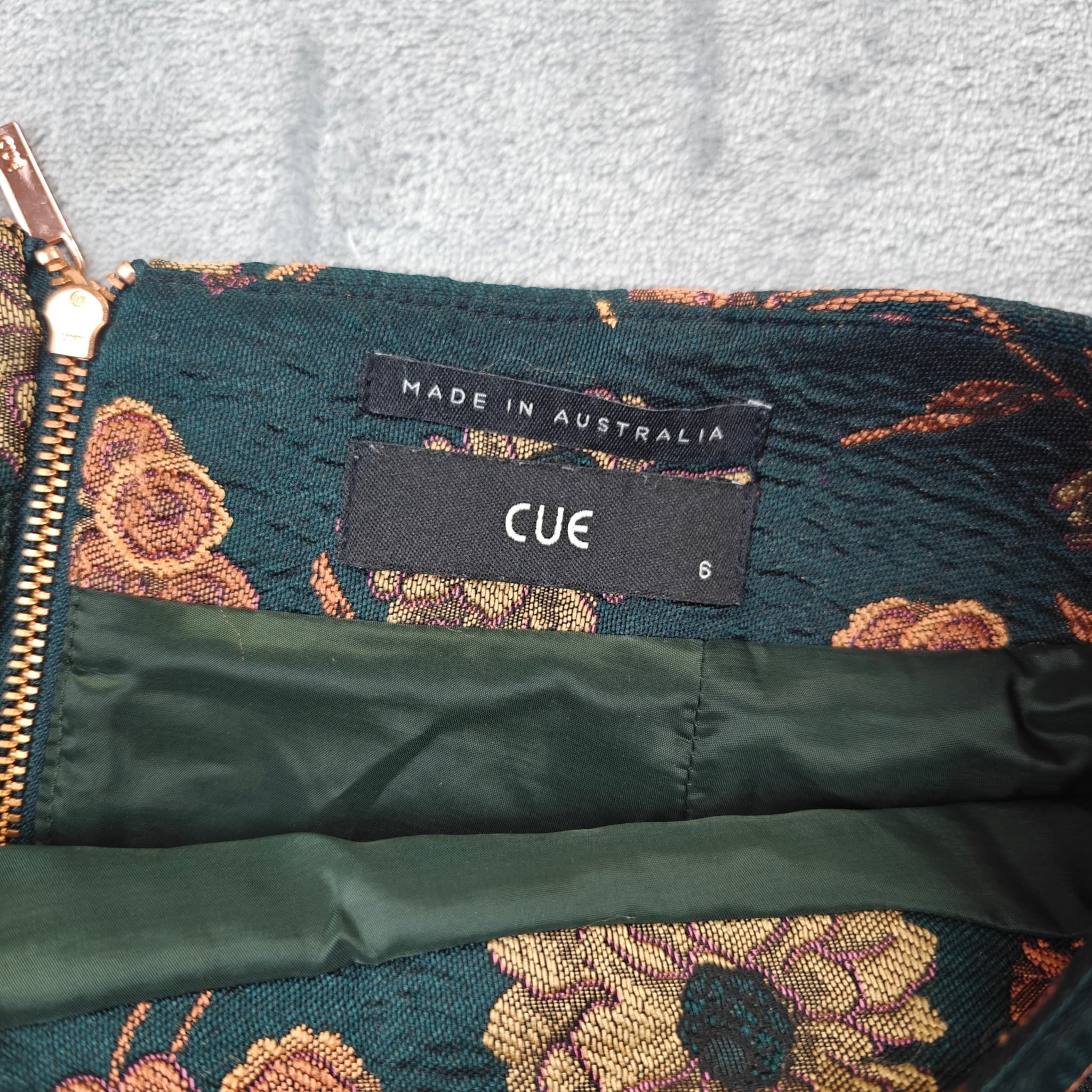 Cue Australia Floral Jacquard Mini Skirt - Dark Green & Gold Size 6 — photo 4 of 6