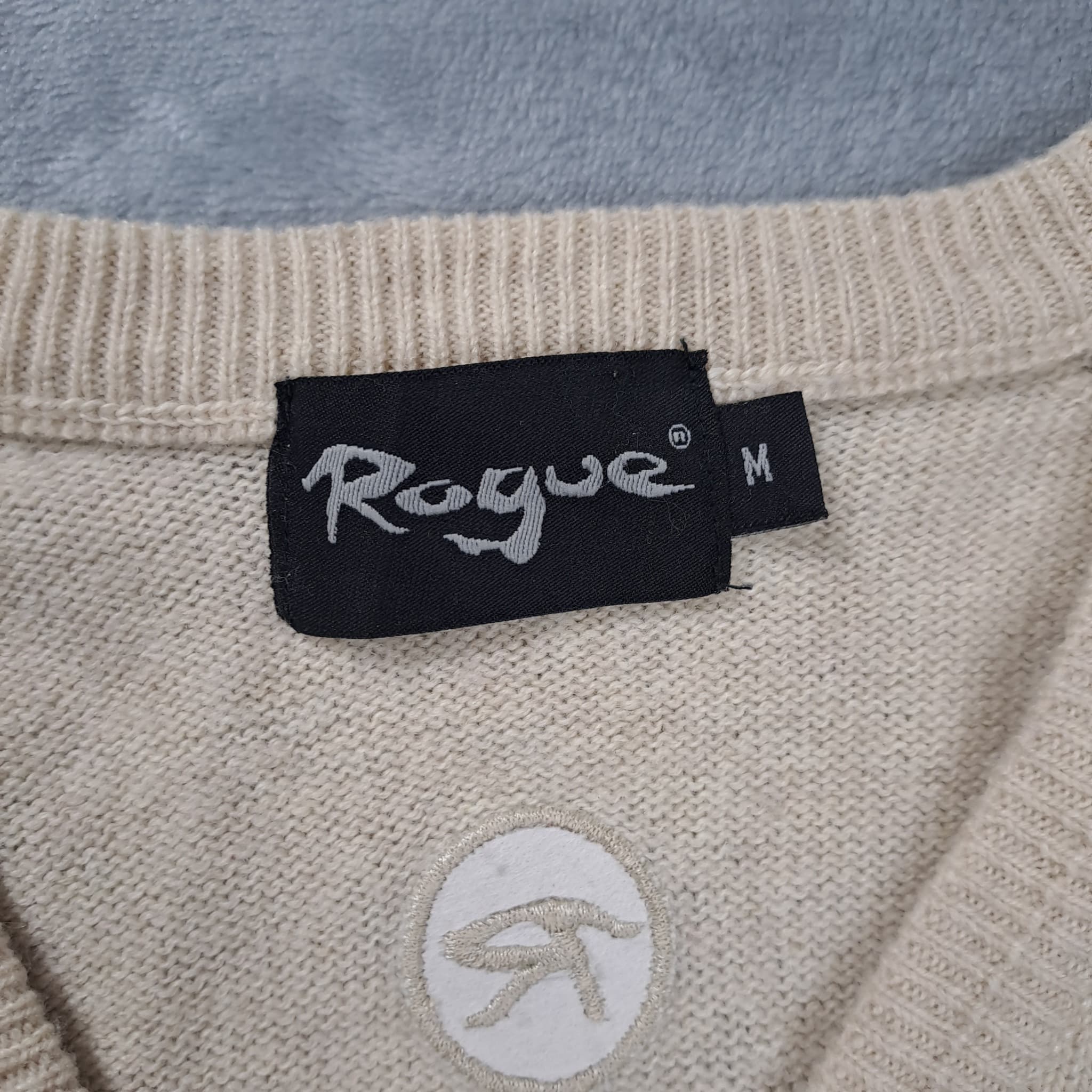 Rogue V-Neck Knit Sweater Men's Size M Beige Pullover — photo 2 of 9