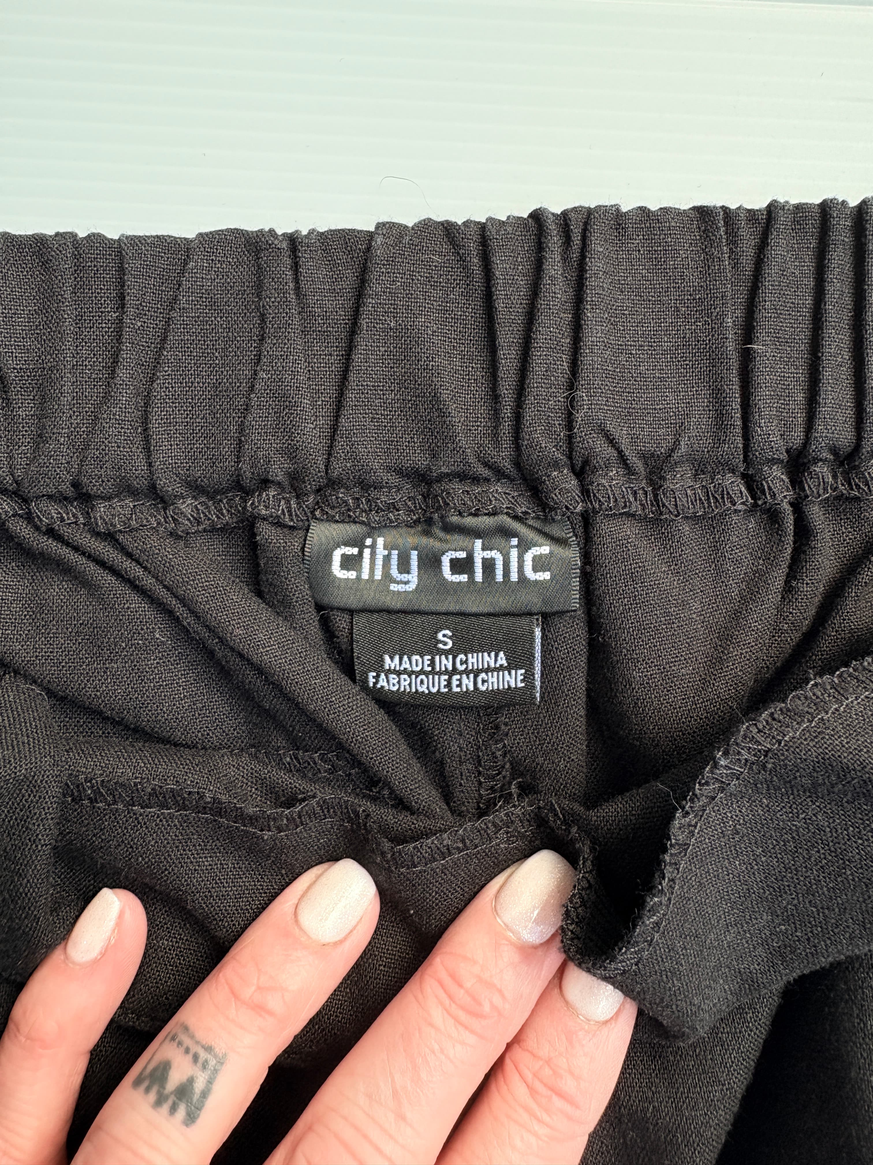 City Chic Casual Shorts Black Size S — photo 2 of 4