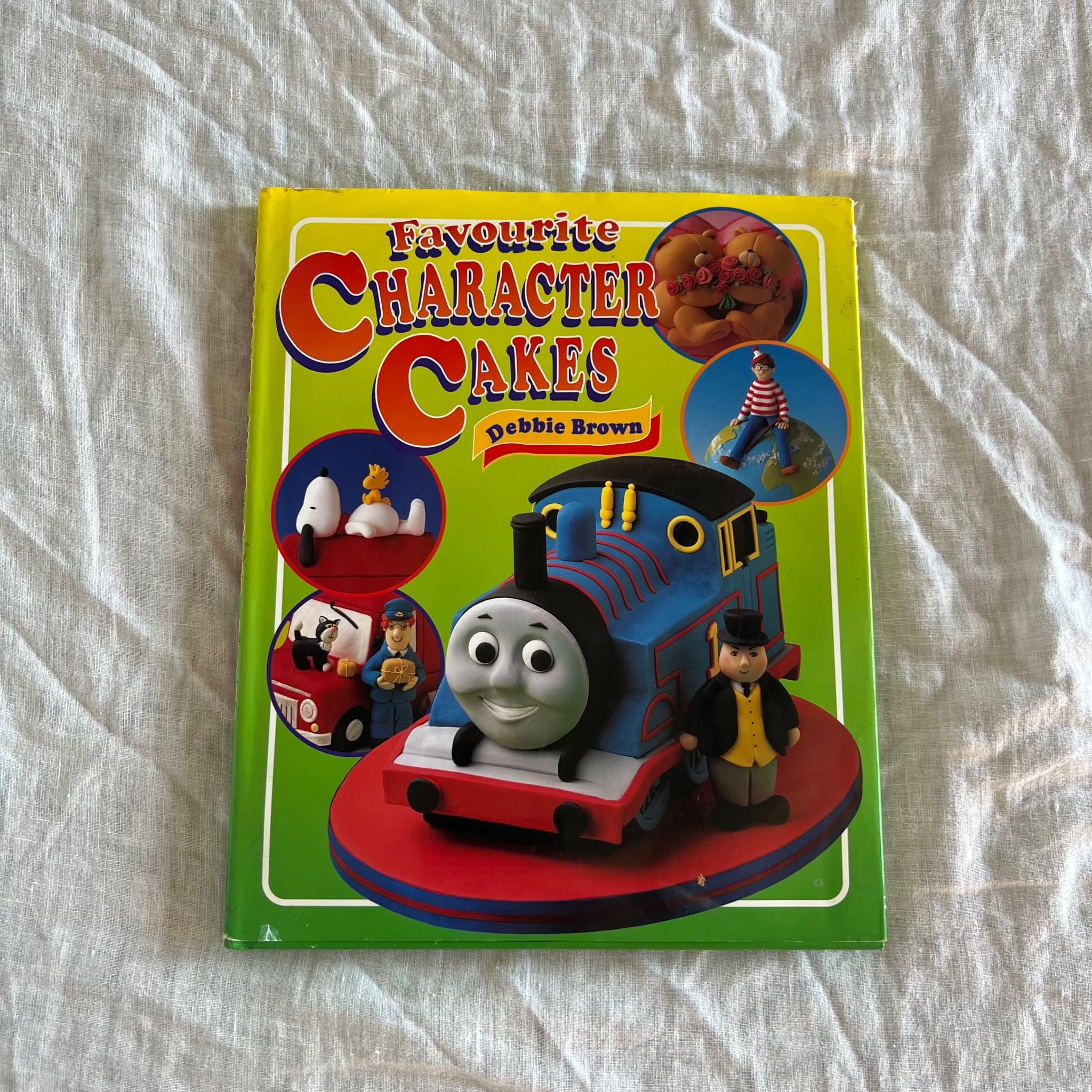 Favourite Character Cakes by Merehurst Limited - Vintage Cake Decorating Book