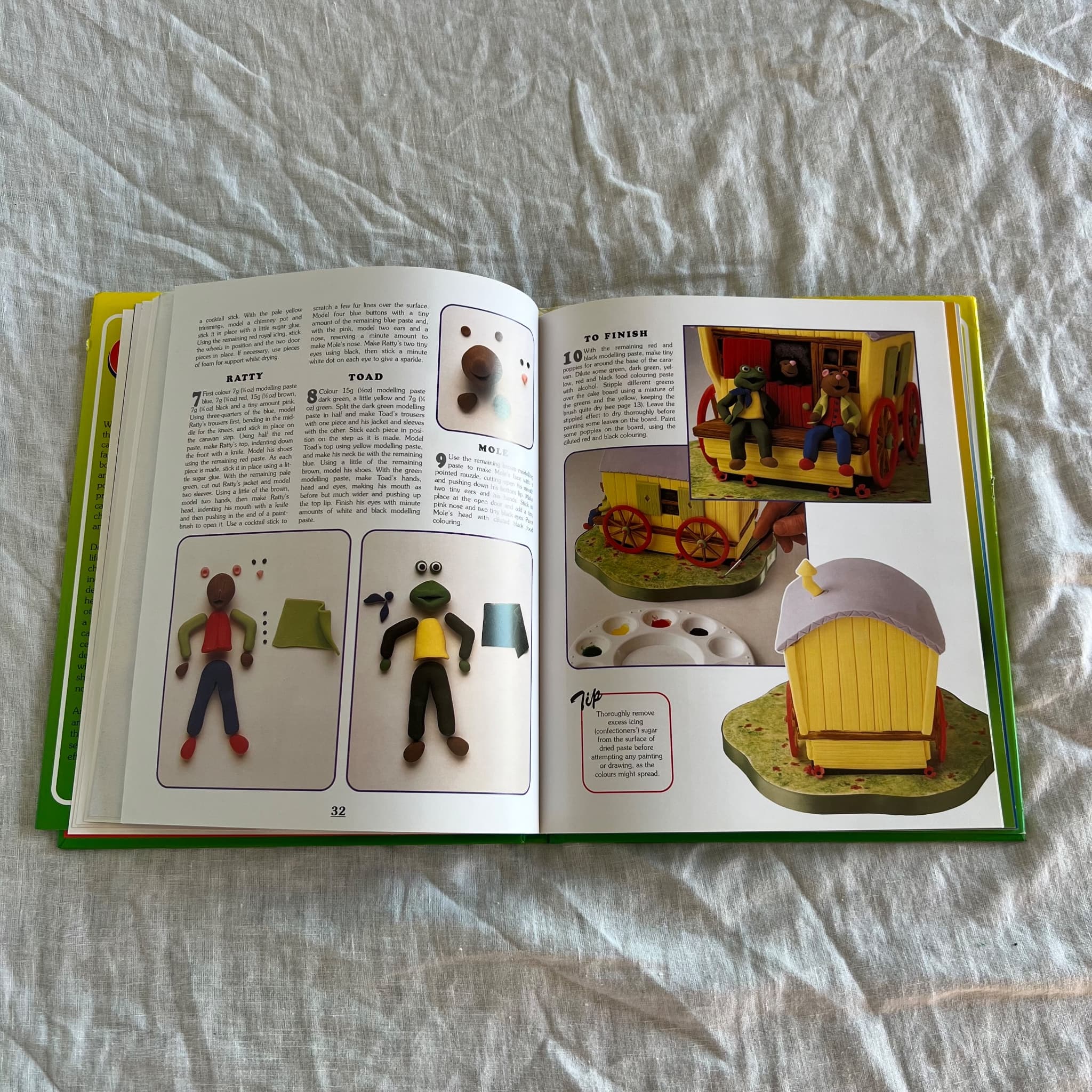 Favourite Character Cakes by Merehurst Limited - Vintage Cake Decorating Book — photo 6 of 9