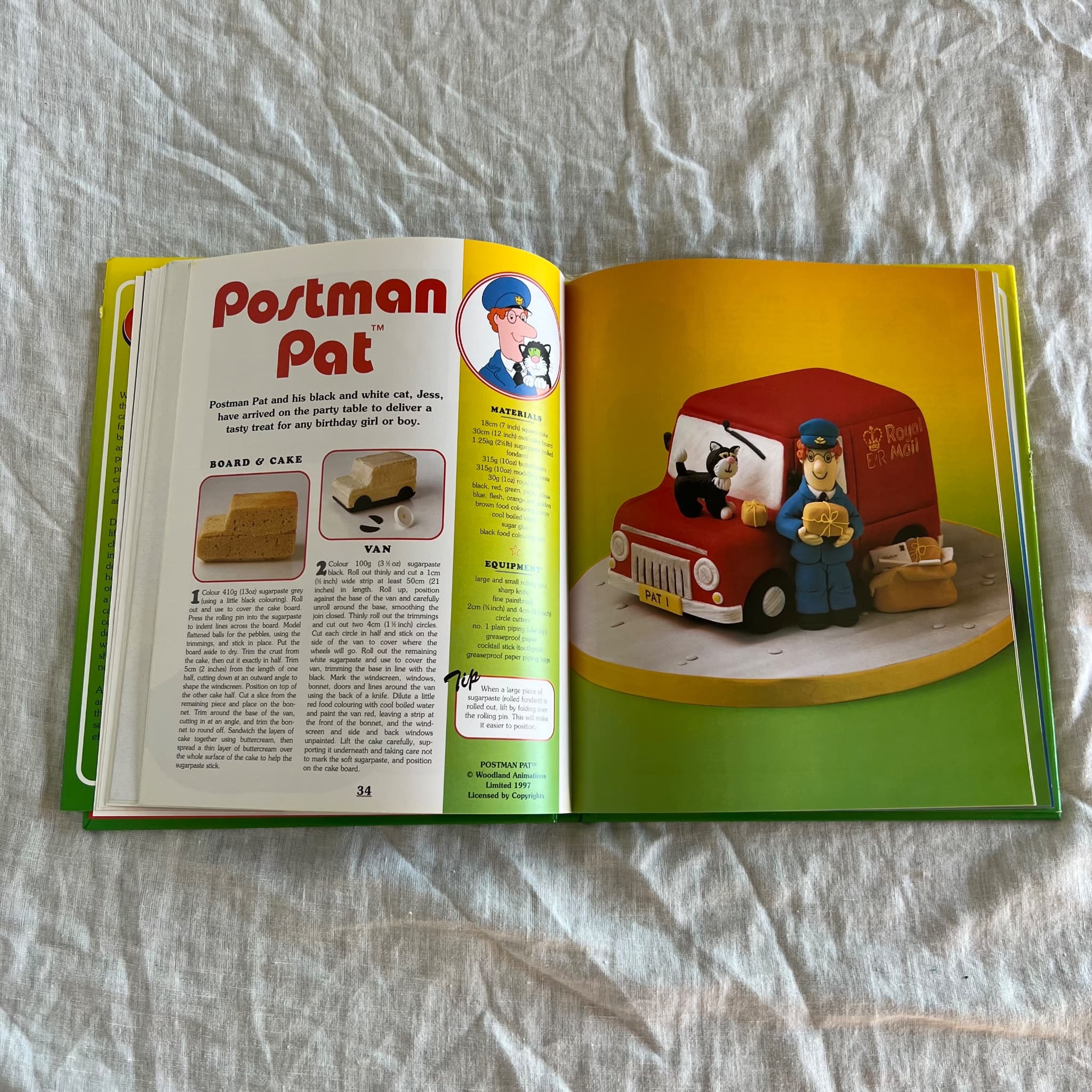 Favourite Character Cakes by Merehurst Limited - Vintage Cake Decorating Book — photo 7 of 9