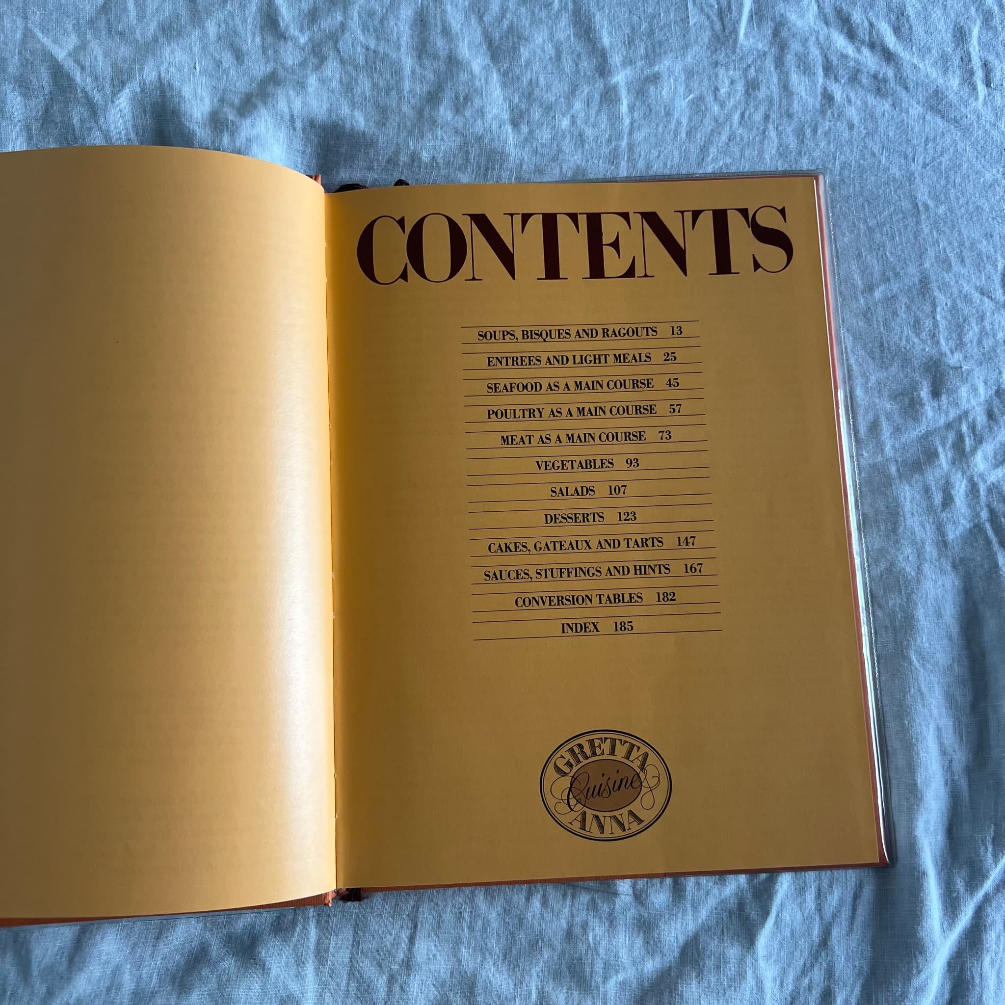 The Angus & Robertson Recipes Cookbook - Vintage Australian Cuisine Hardcover — photo 4 of 11