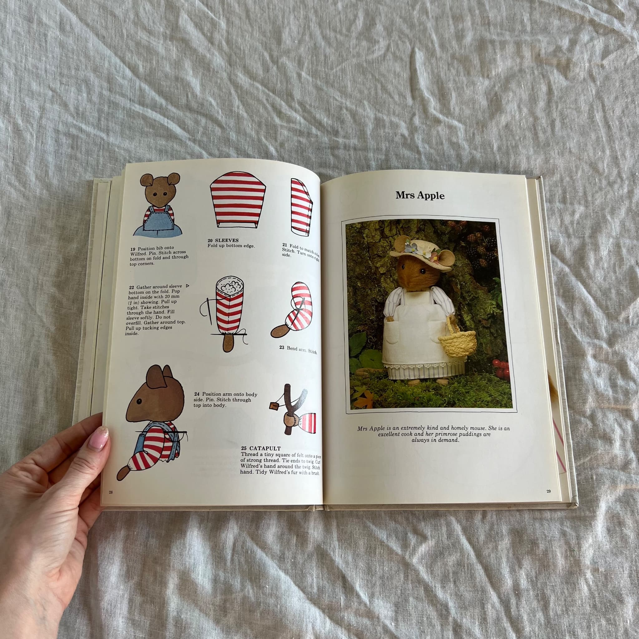 The Brambly Hedge Pattern Book by Sue Dolman - Vintage Crafting Guide — photo 7 of 10