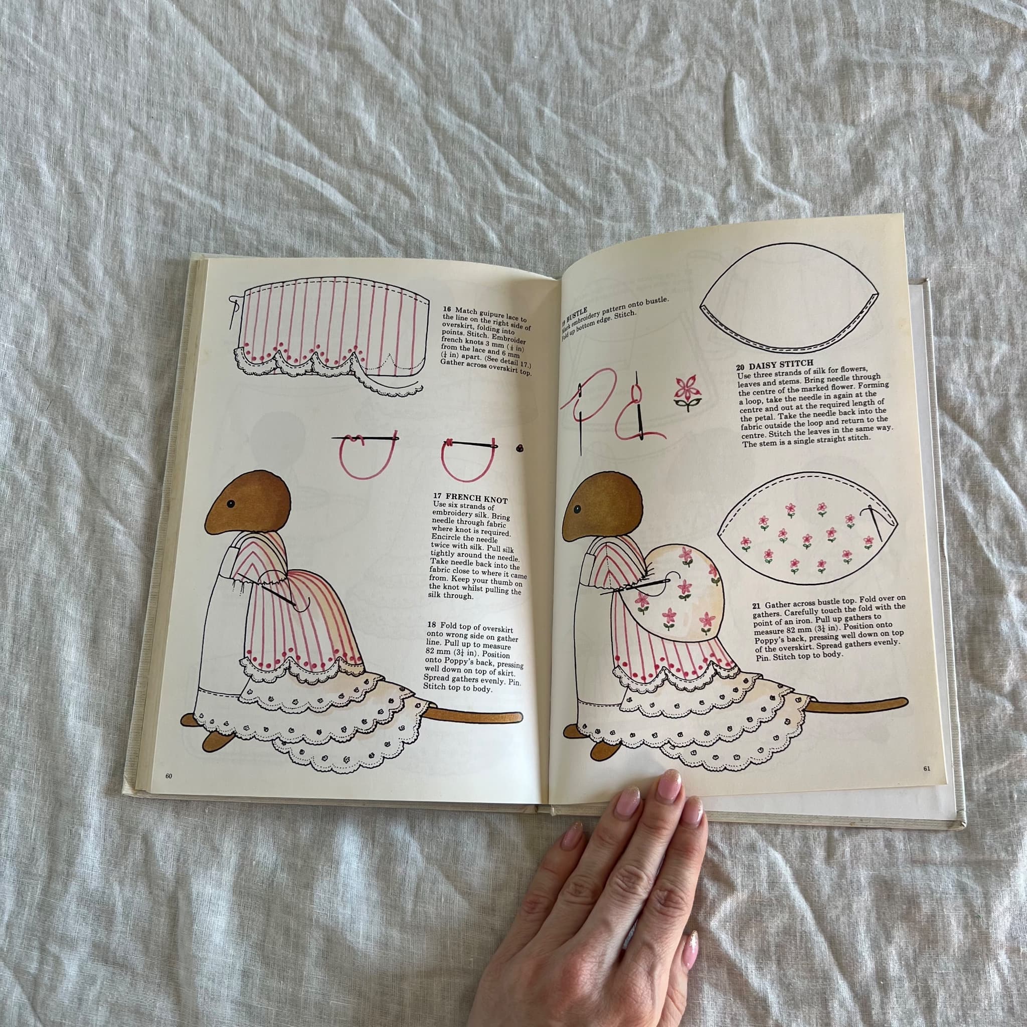 The Brambly Hedge Pattern Book by Sue Dolman - Vintage Crafting Guide — photo 9 of 10