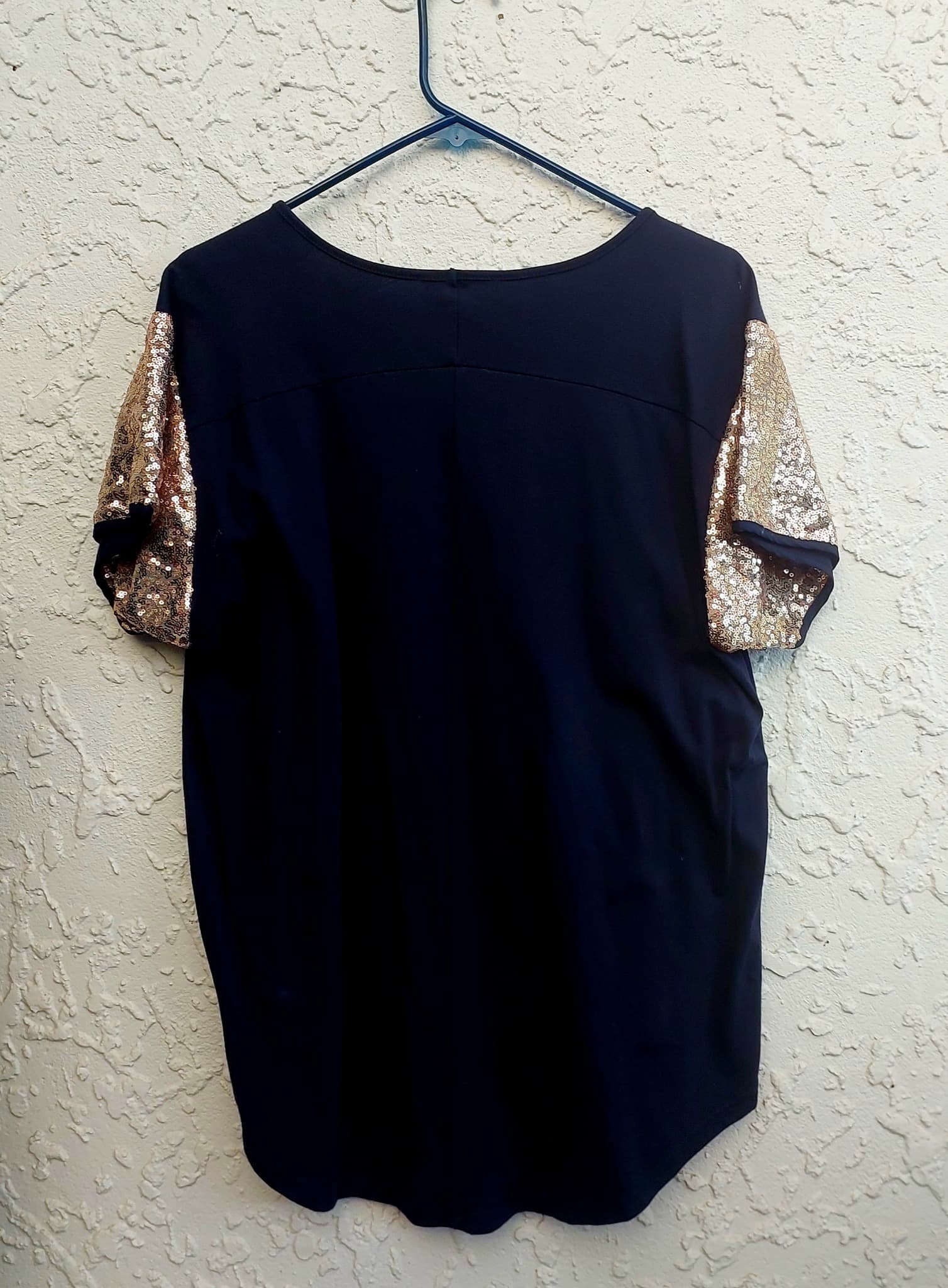 Alaska Tees (by Augustine) Glitter Lips Sequin Top, Size M — photo 3 of 6