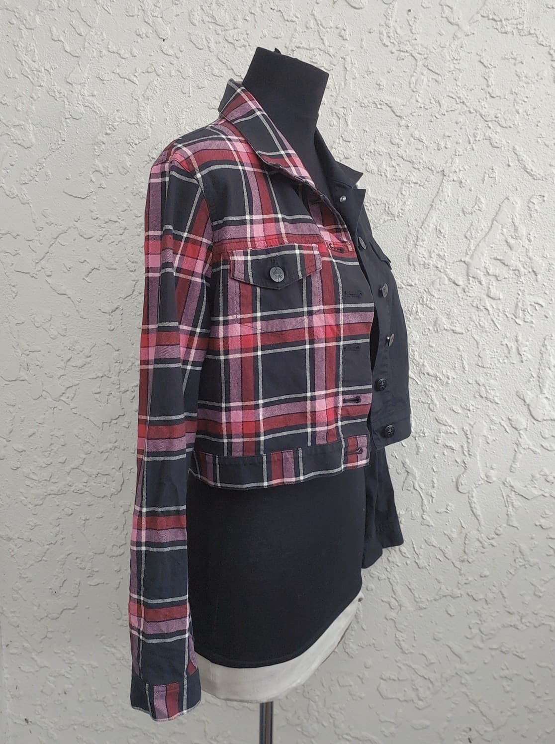 BLACK FRIDAY Split Plaid Cropped Jacket, Black and Red, Size 10 — photo 6 of 10