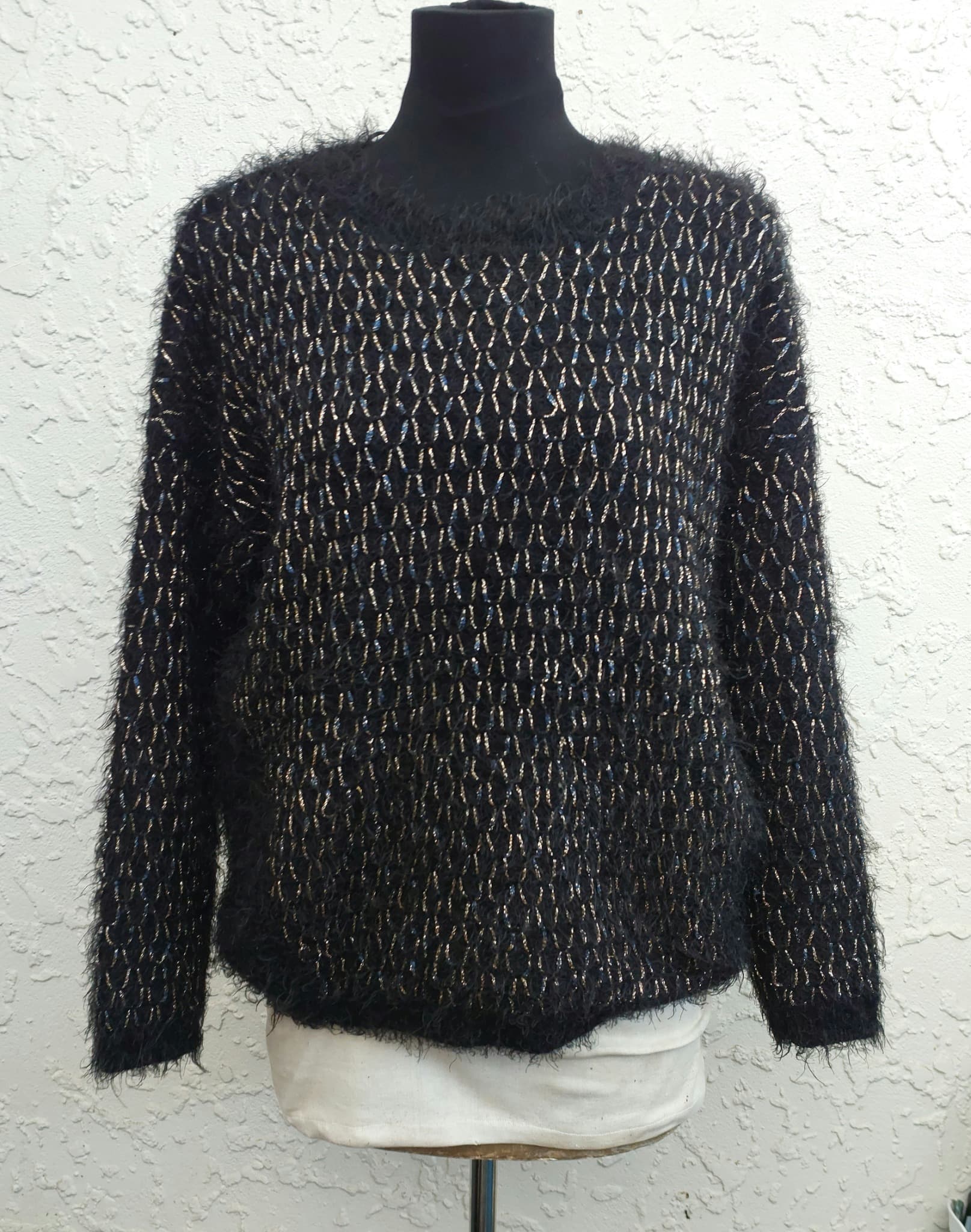 Lavand Fuzzy Knit Sweater Black and Gold Metallic Size L