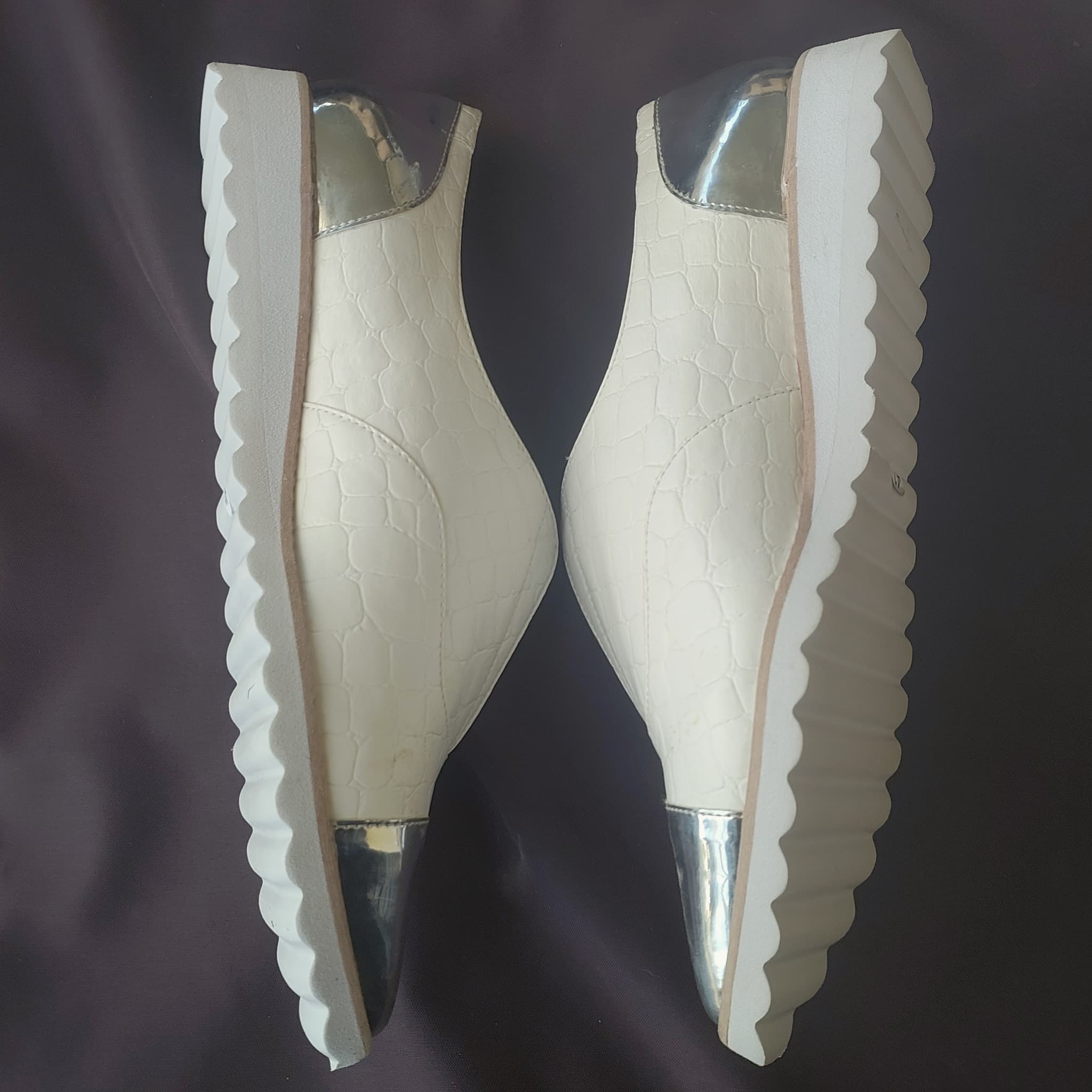 MAHER NZ white croc silver cap toe, pointed slipon platform loafers / Sz 41, BRAND NEW — photo 7 of 9