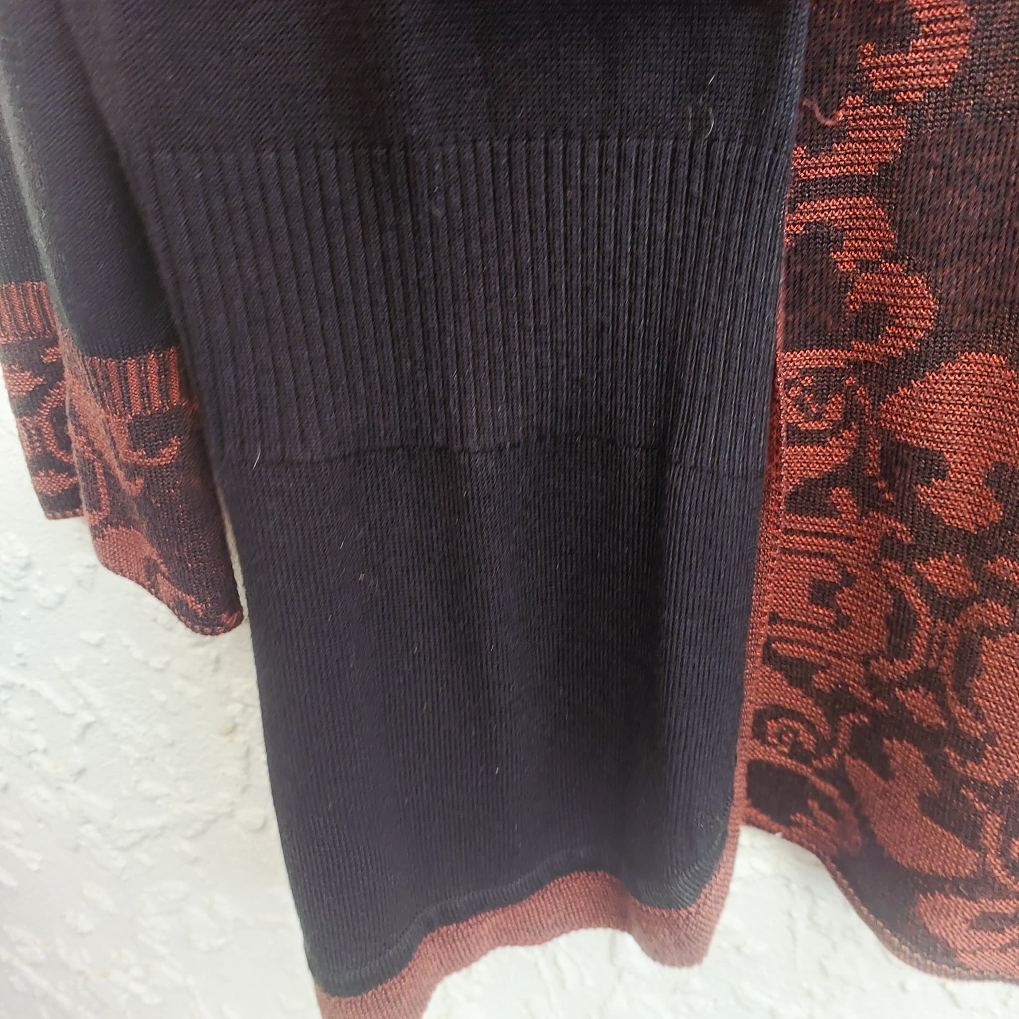 Purple Sage Twin Set Cardigan & Tank Top, Black & Red, Size M — photo 7 of 10
