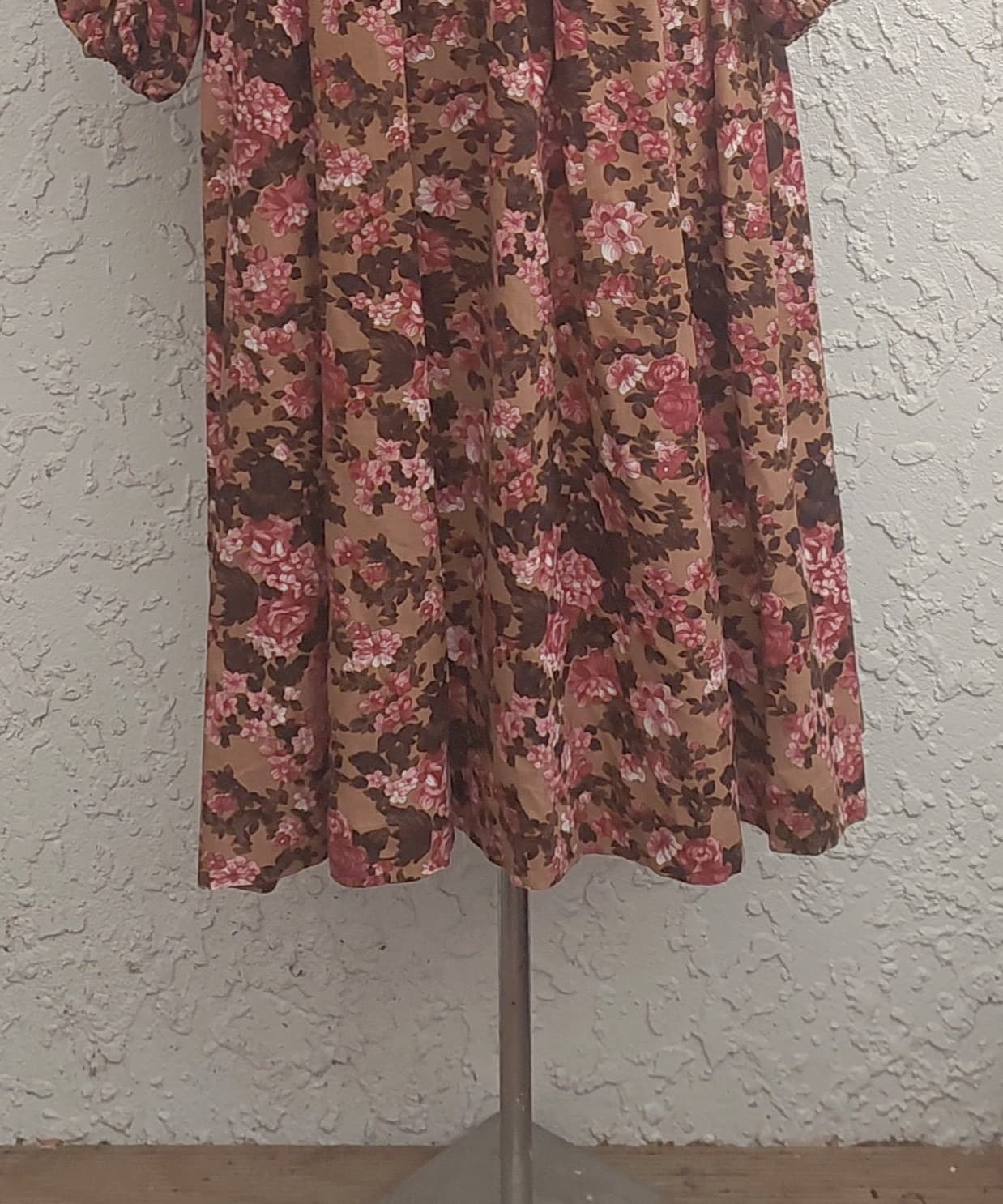 Vintage 1970s Floral Midi Dress, Long Sleeve, Brown and Pink — photo 3 of 10