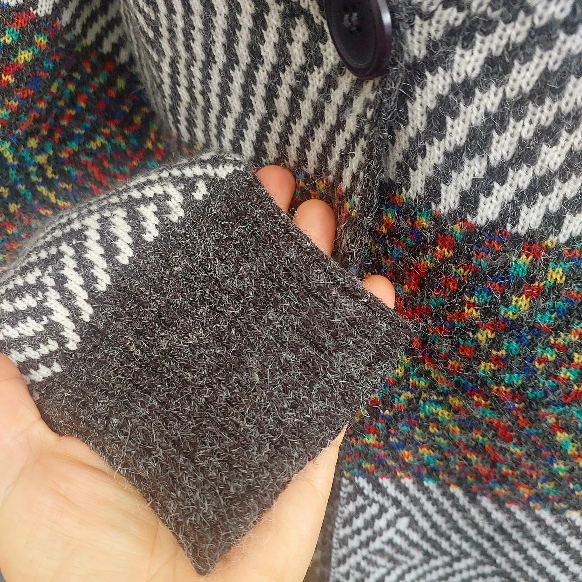 Vintage geometric chunky knit cardi-coat - Size M — photo 7 of 10