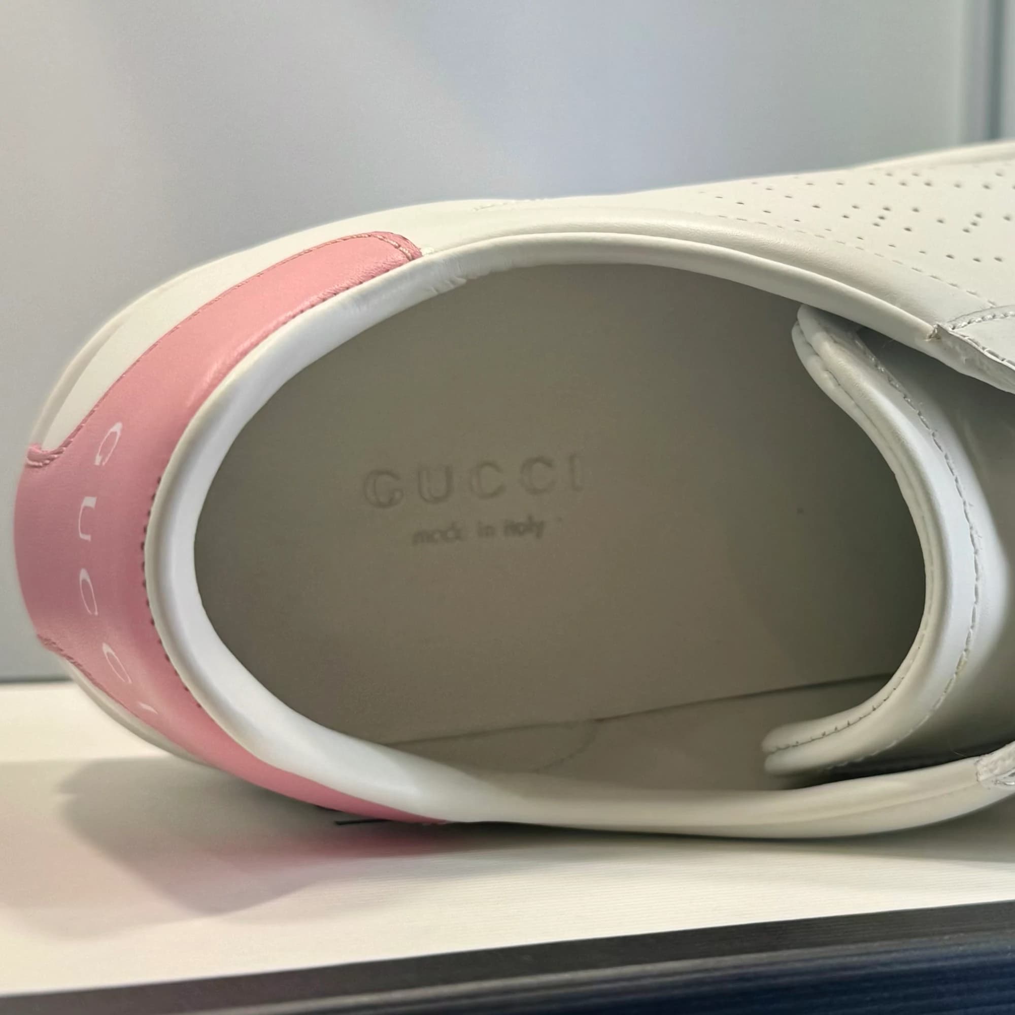 Gucci New Ace Sneakers With Pink Heel Tab — photo 3 of 5