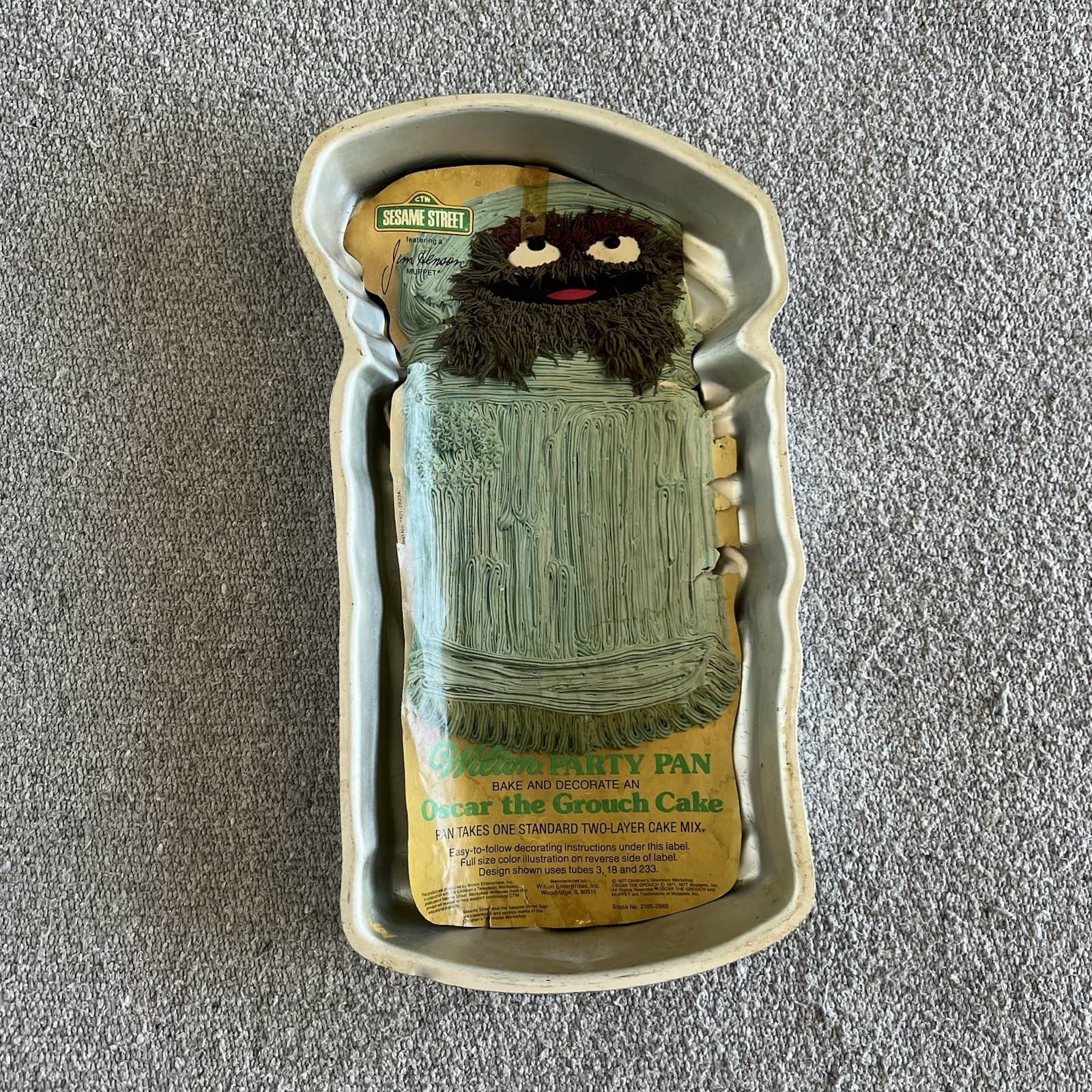 Oscar the Grouch Sesame Street Wilton Cake Tin 3D Mold Vintage Baking Dish — photo 2 of 5