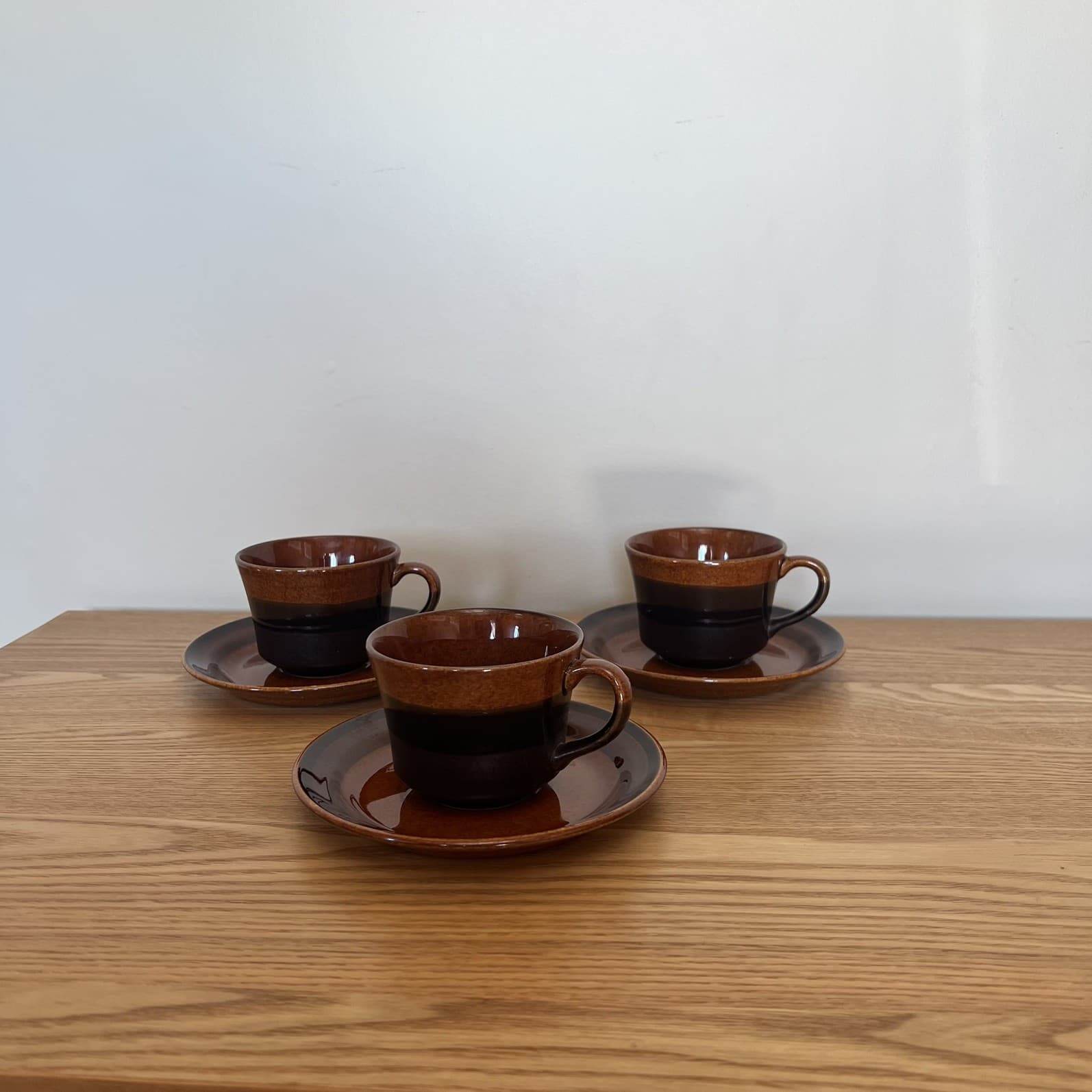 Mid Century Retro Vintage Crown Lynn Amber Glow Coffee Cups Saucers Set of 3 — photo 2 of 7