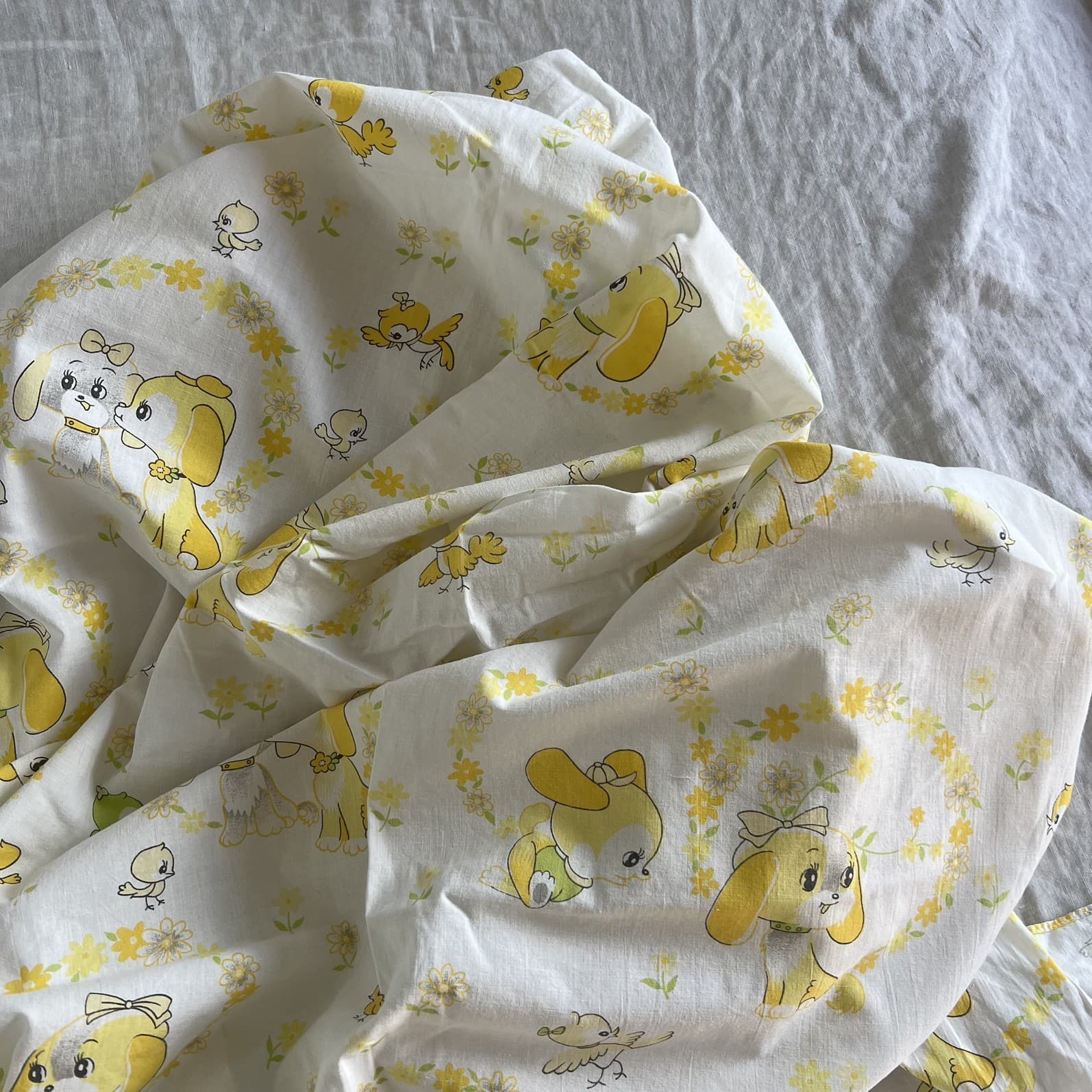 Vintage 1970s Cotton Cot Blanket Sheet Yellow Puppies Chicks Floral Craft Fabric — photo 4 of 8
