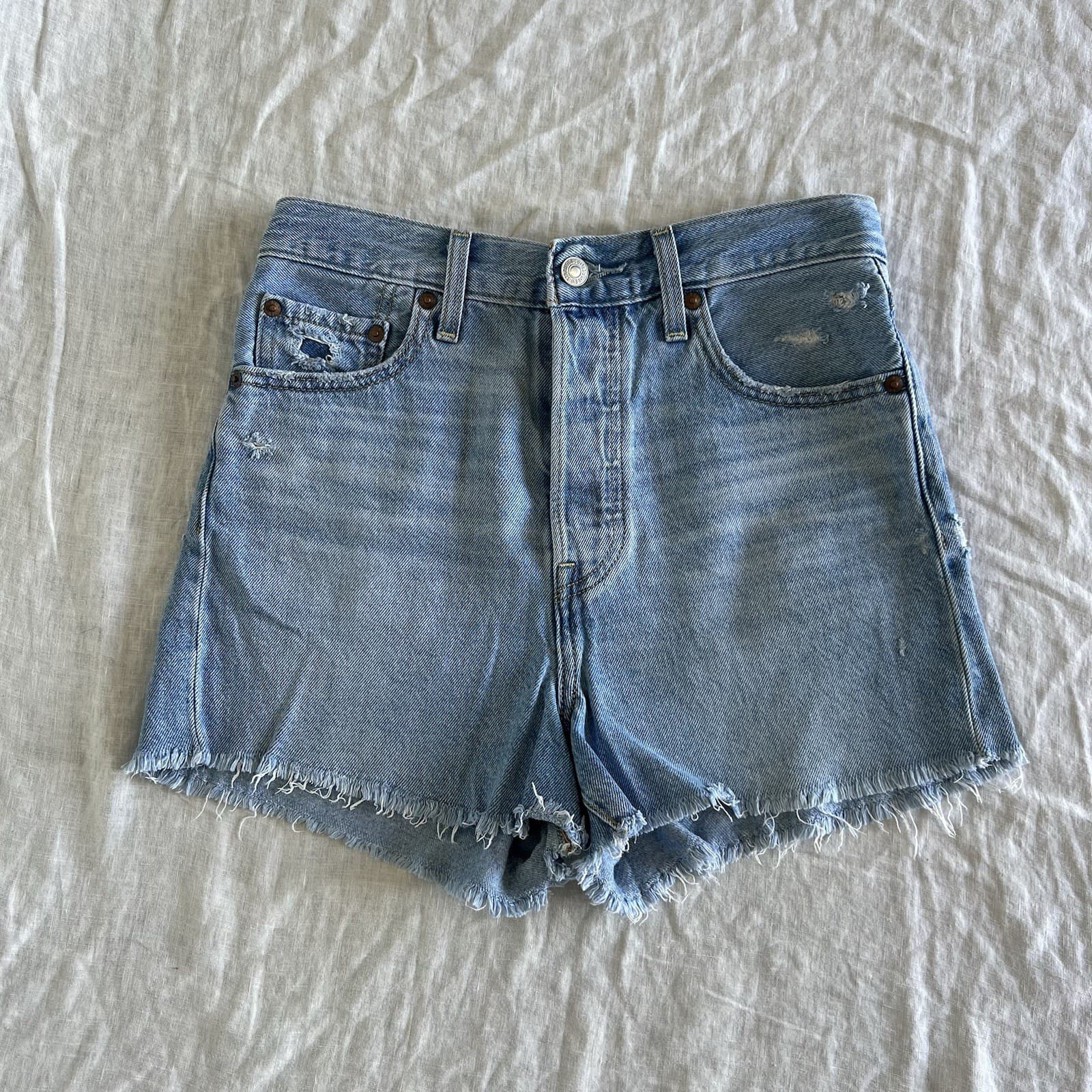 Levis Ribcage Denim Shorts W26 AU 8 High Waisted Light Blue Raw Hem Cut Off — photo 2 of 9