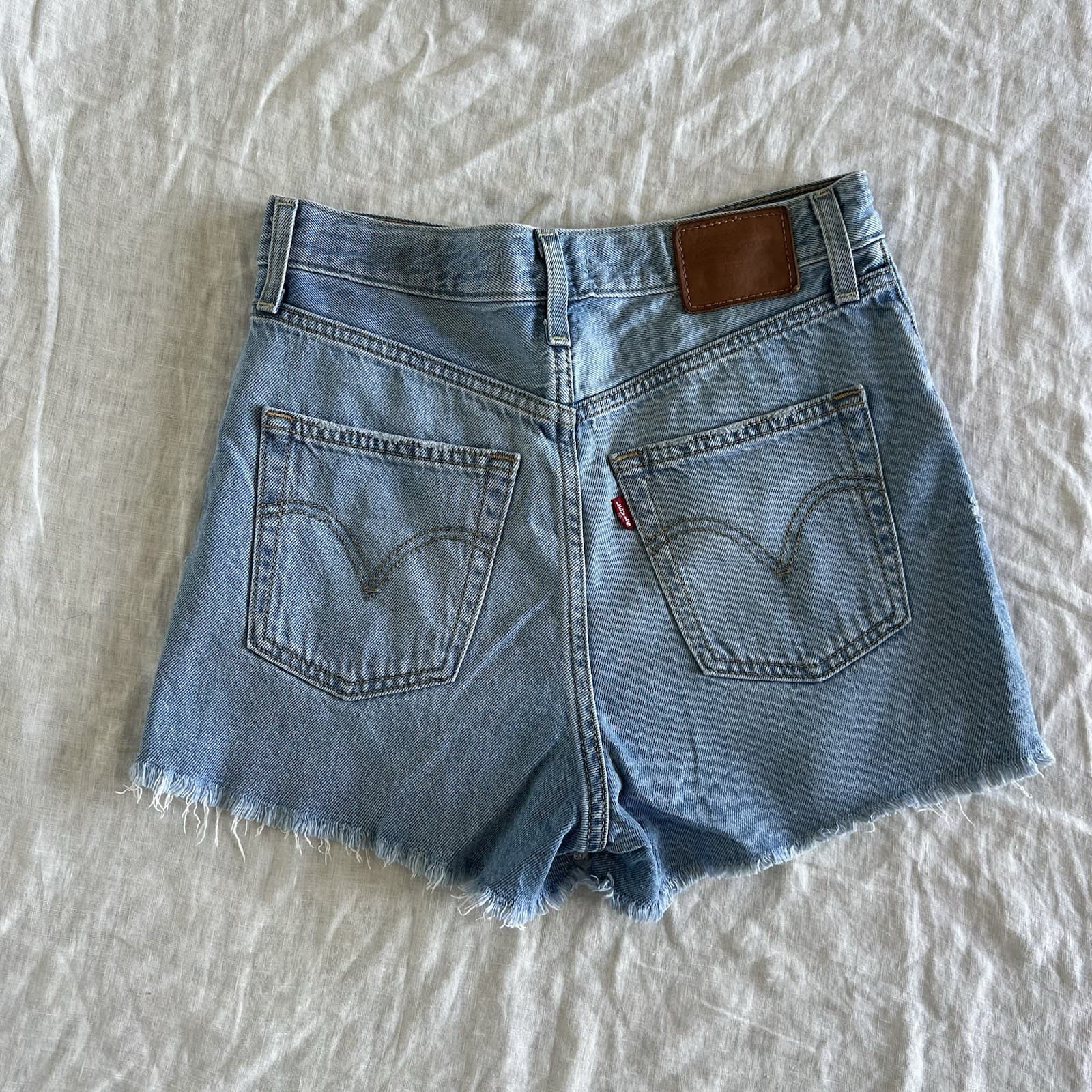 Levis Ribcage Denim Shorts W26 AU 8 High Waisted Light Blue Raw Hem Cut Off — photo 3 of 9