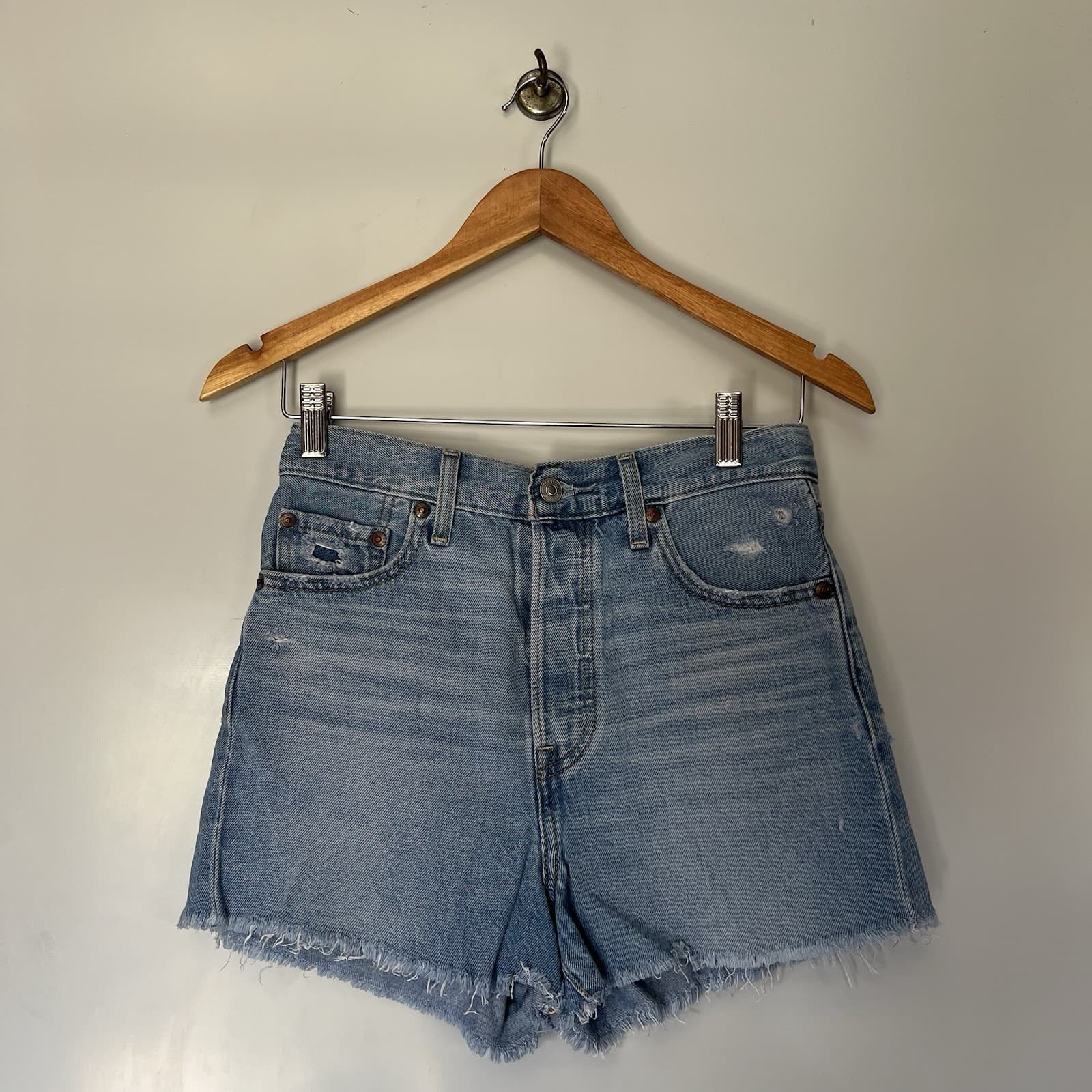 Levis Ribcage Denim Shorts W26 AU 8 High Waisted Light Blue Raw Hem Cut Off — photo 4 of 9