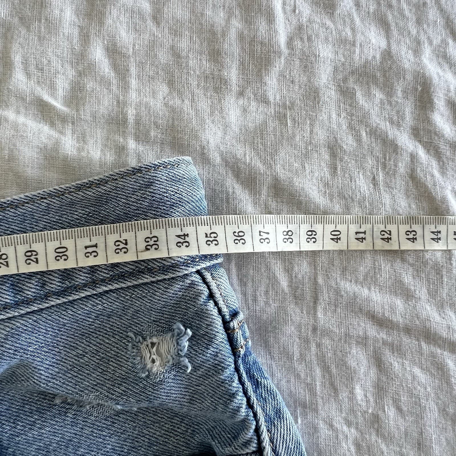 Levis Ribcage Denim Shorts W26 AU 8 High Waisted Light Blue Raw Hem Cut Off — photo 8 of 9
