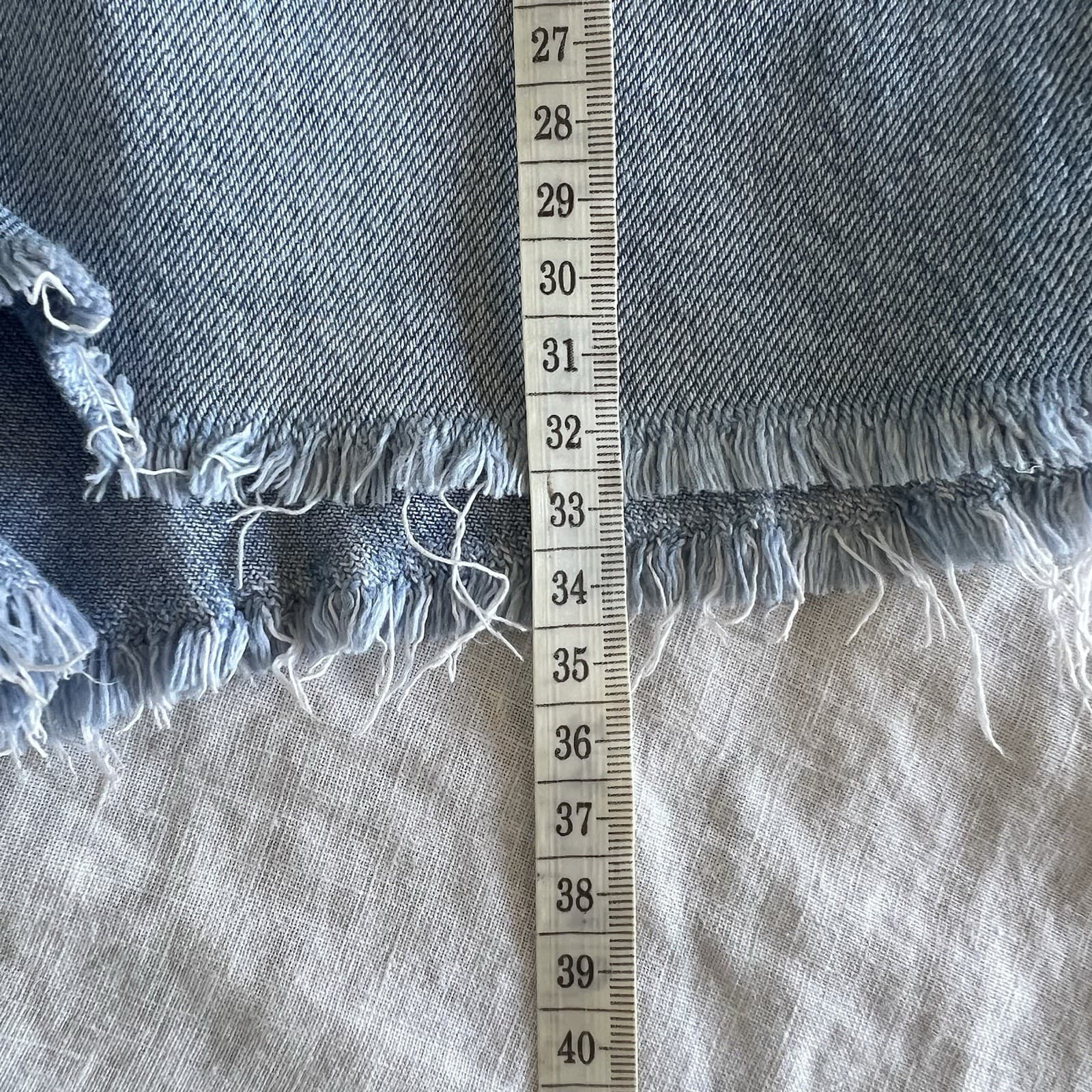 Levis Ribcage Denim Shorts W26 AU 8 High Waisted Light Blue Raw Hem Cut Off — photo 9 of 9