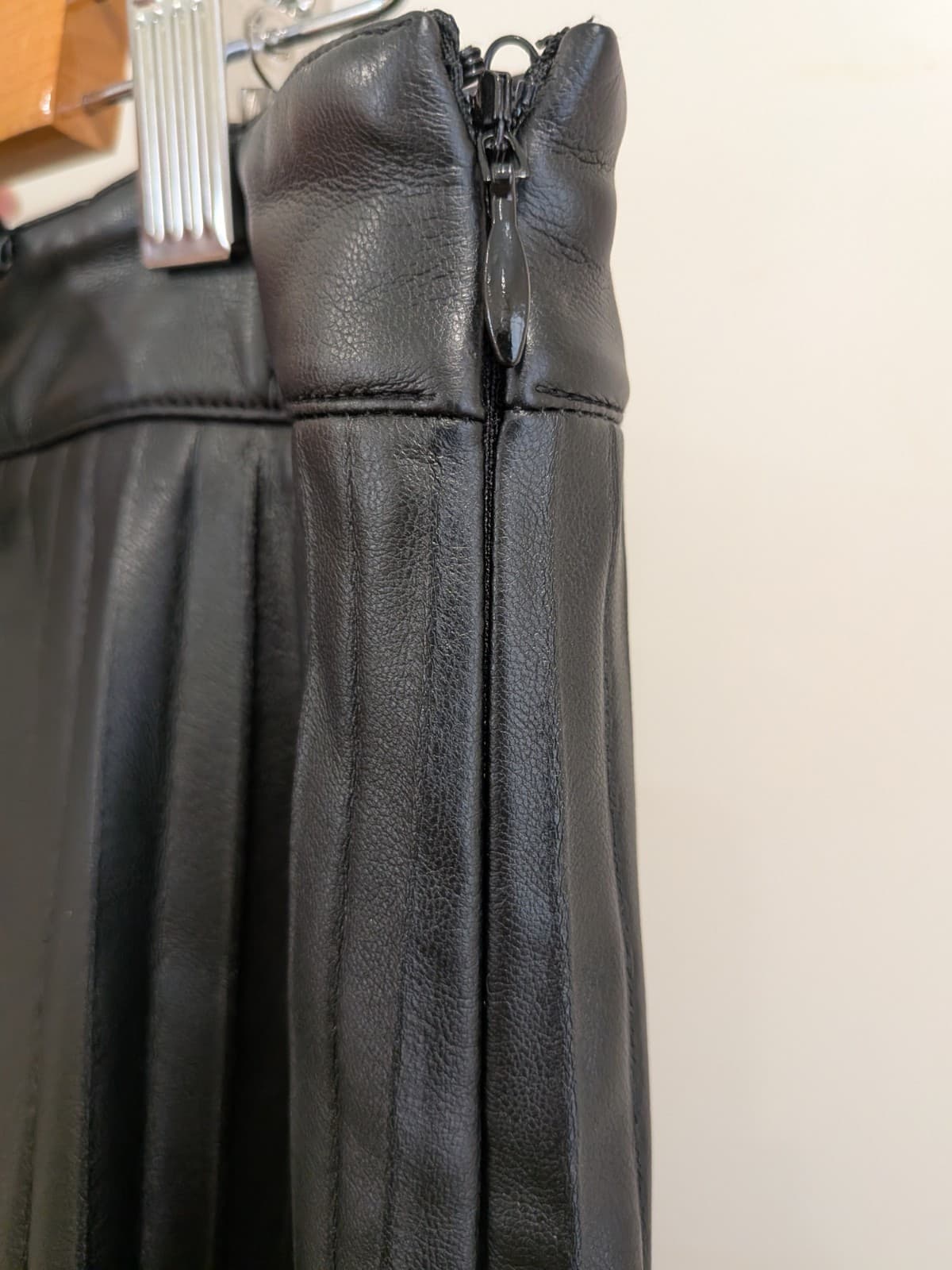 Portmans Vegan Leather Pleated Midi Skirt Black Size 14 High Waist — photo 9 of 14