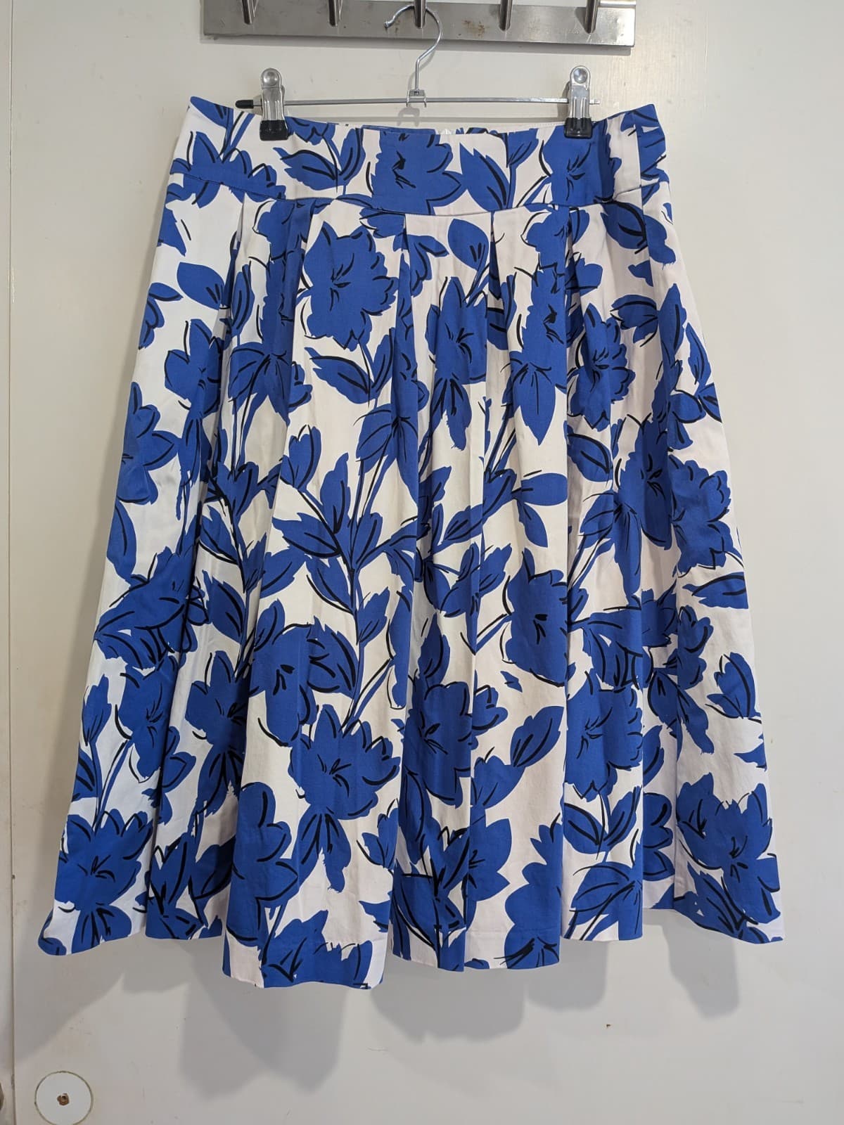 Review Skirt Size 12 Blue White Floral A Line Cotton Elastane Lined Cocktail — photo 2 of 8