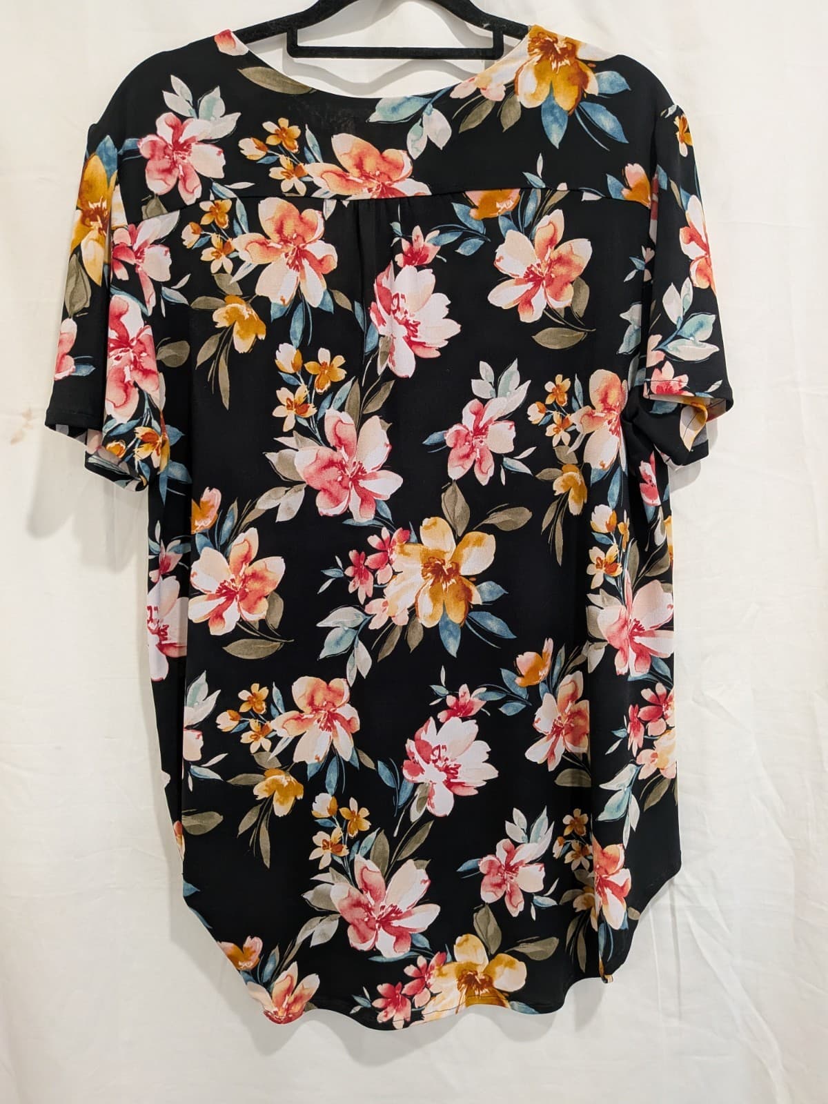 Leina & Fleur Floral Top Size 14 Black Pink Stretch V Neck Short Sleeve Blouse — photo 7 of 7