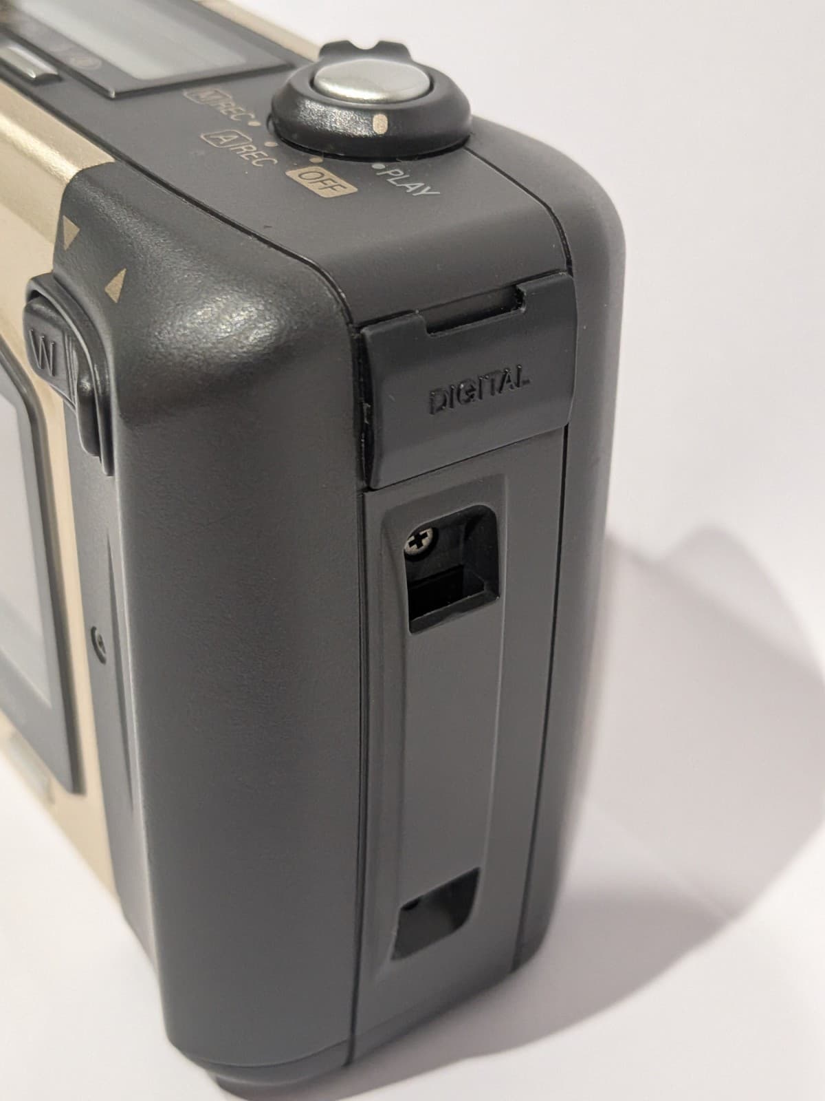 Nikon E900 1.2MP Vintage Digital Camera Tested Working Swivel Body CompactFlash — photo 8 of 13