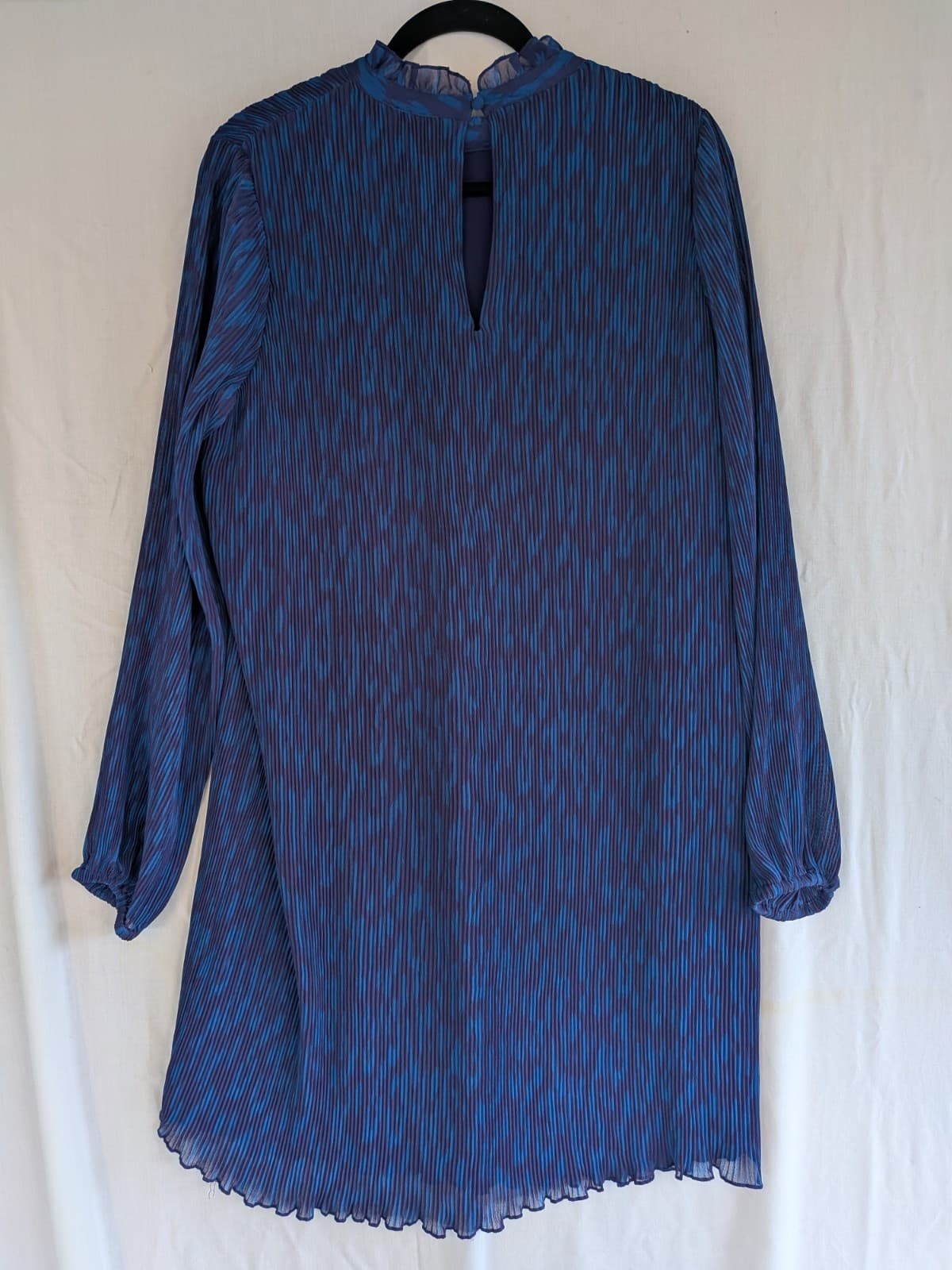 Marcs Dress Size 16 Blue Purple Pleated Long Sleeve Sheer Lined Shift Dress — photo 10 of 12