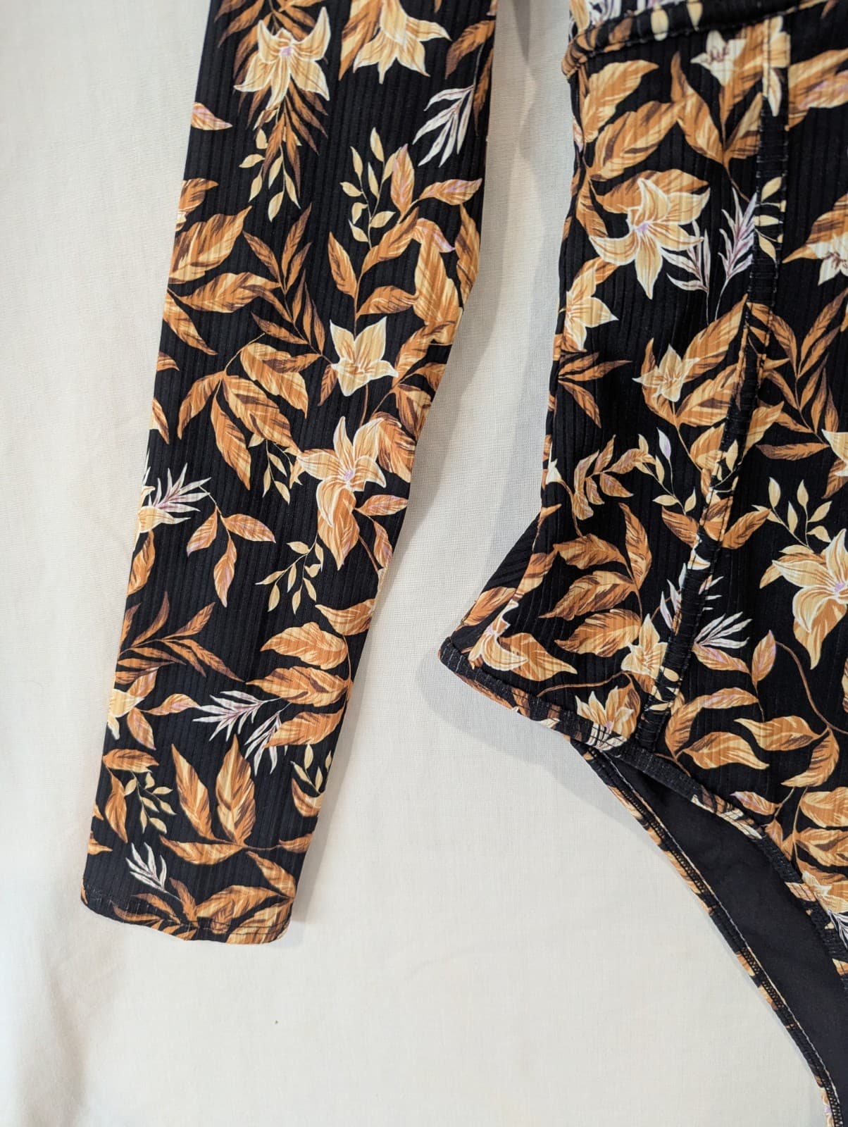 Rip Curl Surf Suit Plus Size XL US L Long Sleeve Black Floral One Piece Swim — photo 4 of 13