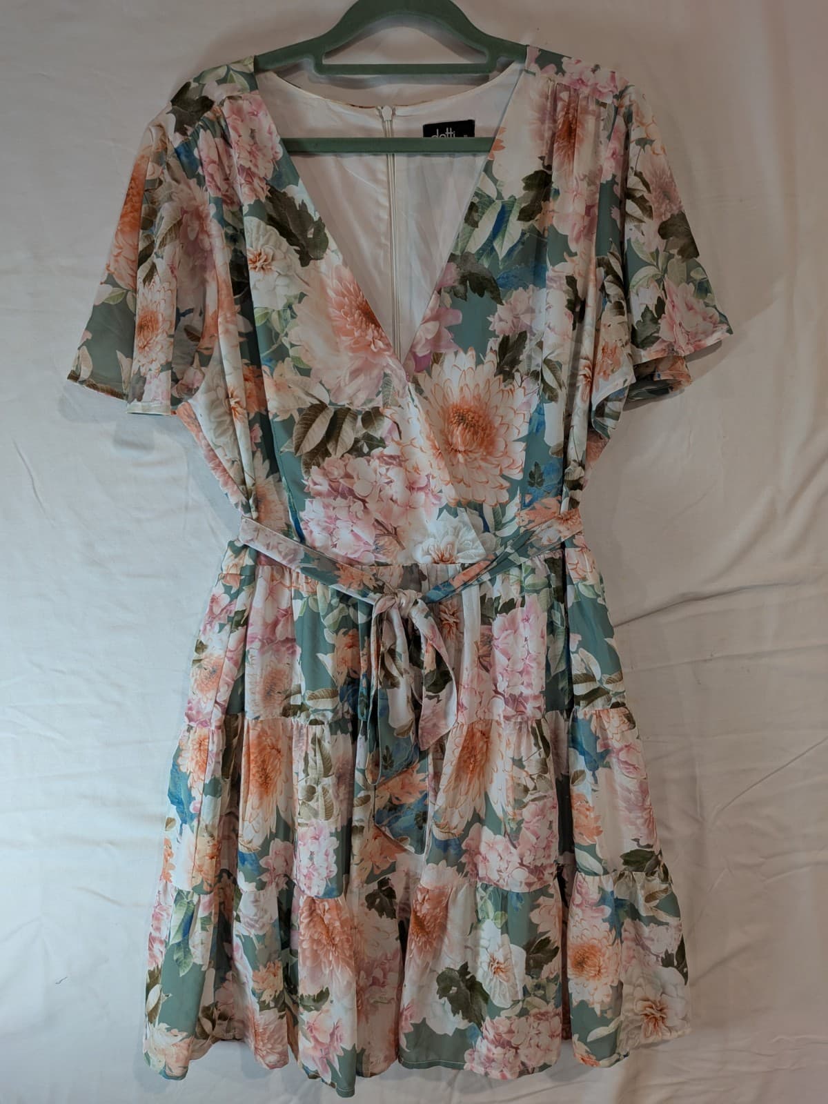 Dotti Dress Floral Tiered V Neck Flutter Sleeve Summer A Line Size Aus 16 US 12 — photo 3 of 11